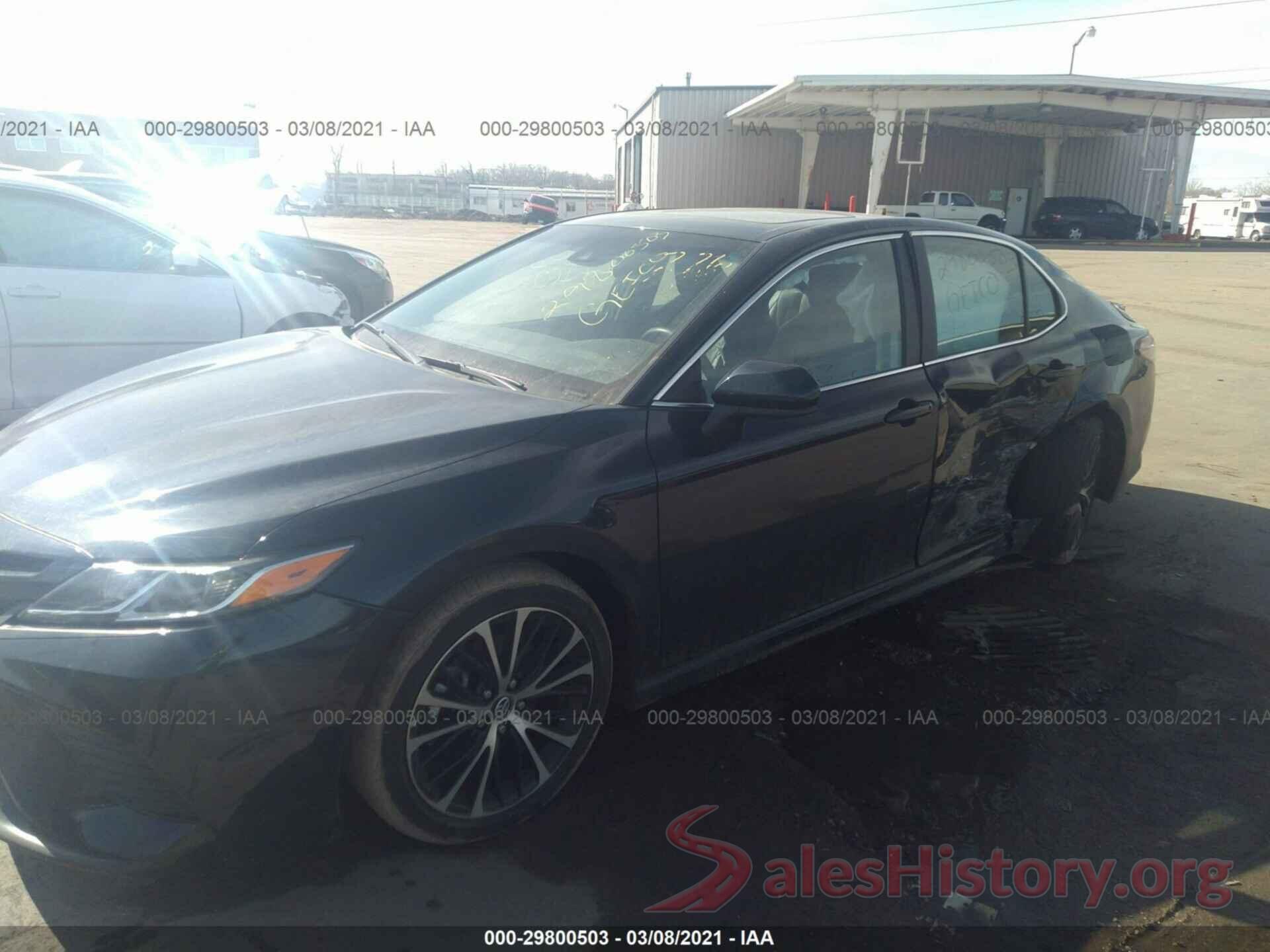 4T1B11HK5JU647744 2018 TOYOTA CAMRY