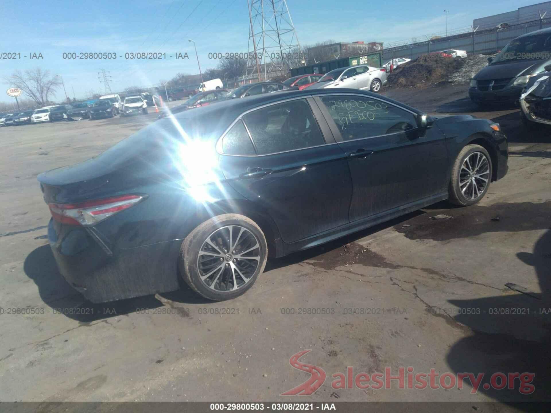 4T1B11HK5JU647744 2018 TOYOTA CAMRY