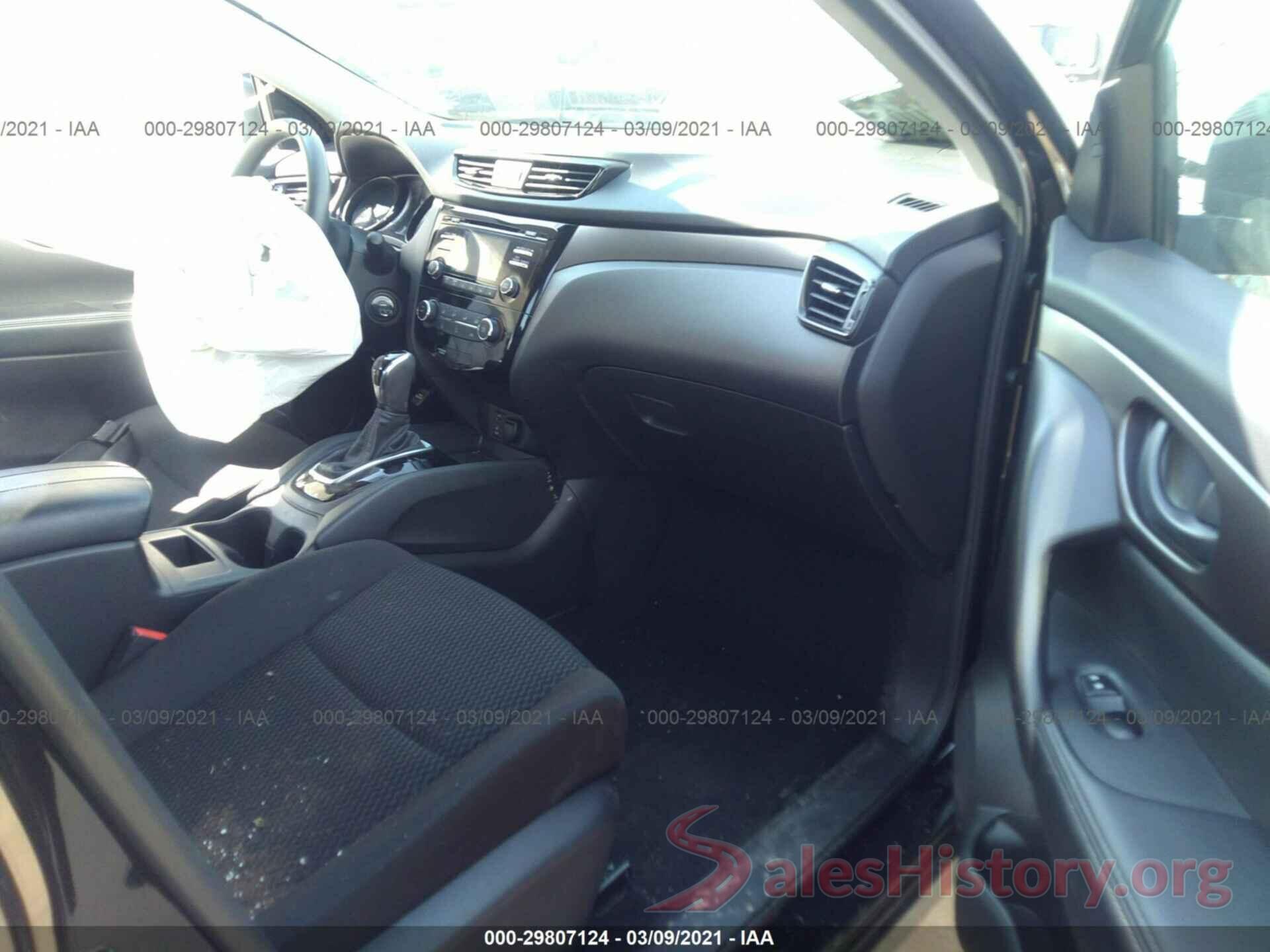 JN1BJ1CR3JW255328 2018 NISSAN ROGUE SPORT