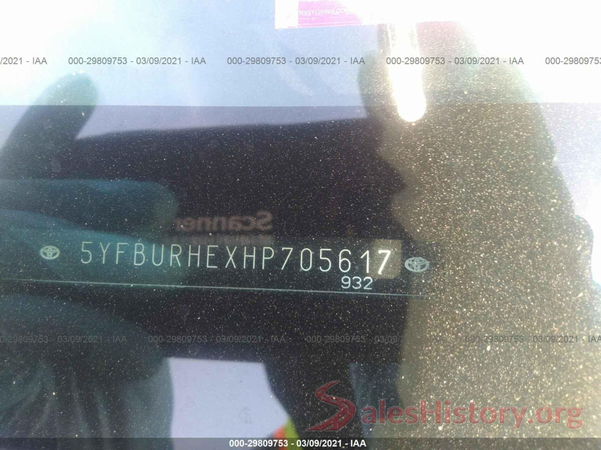 5YFBURHEXHP705617 2017 TOYOTA COROLLA