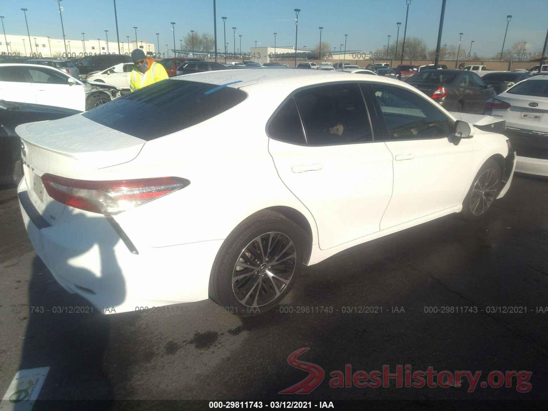 JTNB11HK0J3039765 2018 TOYOTA CAMRY