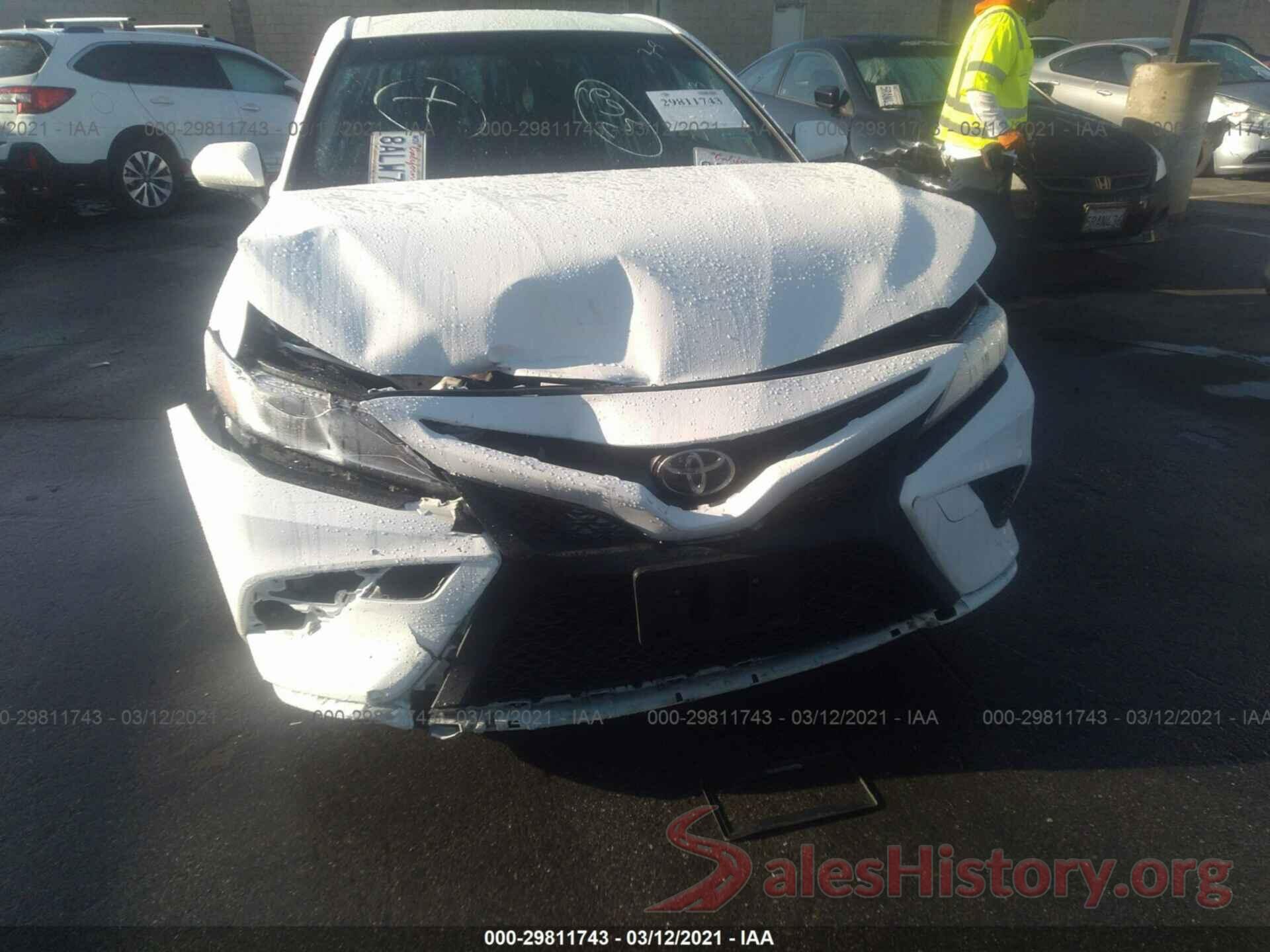 JTNB11HK0J3039765 2018 TOYOTA CAMRY