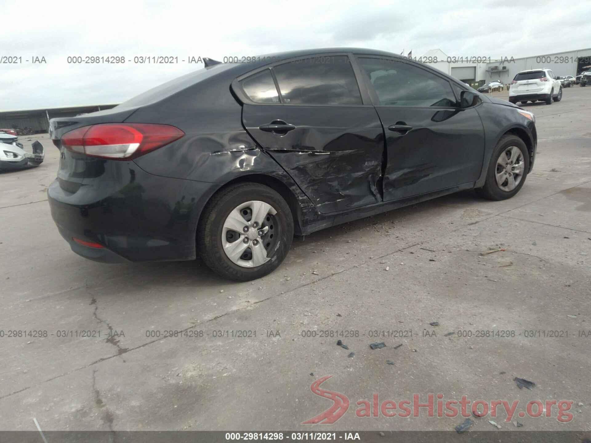 3KPFK4A74HE135864 2017 KIA FORTE