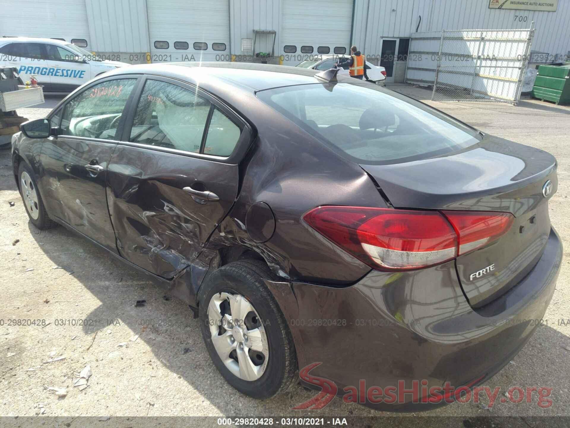 3KPFK4A77JE171425 2018 KIA FORTE