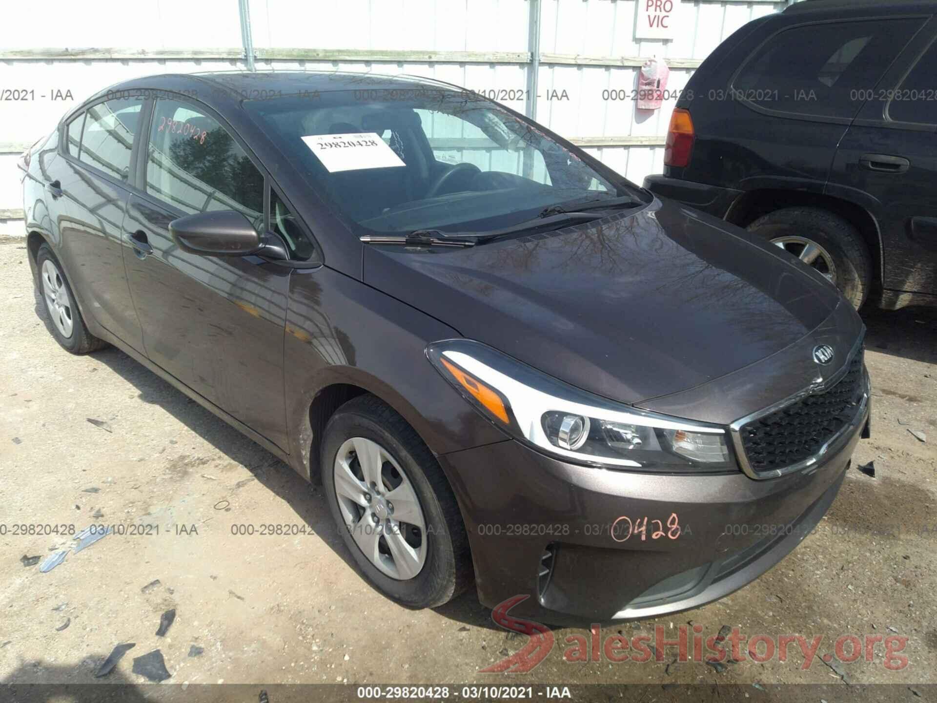 3KPFK4A77JE171425 2018 KIA FORTE