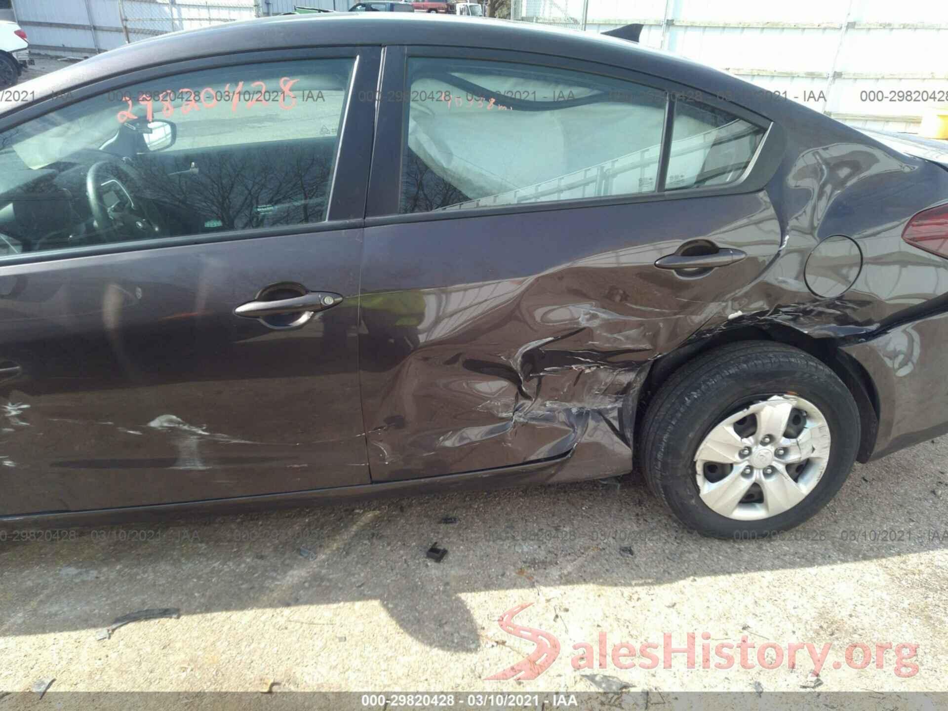 3KPFK4A77JE171425 2018 KIA FORTE