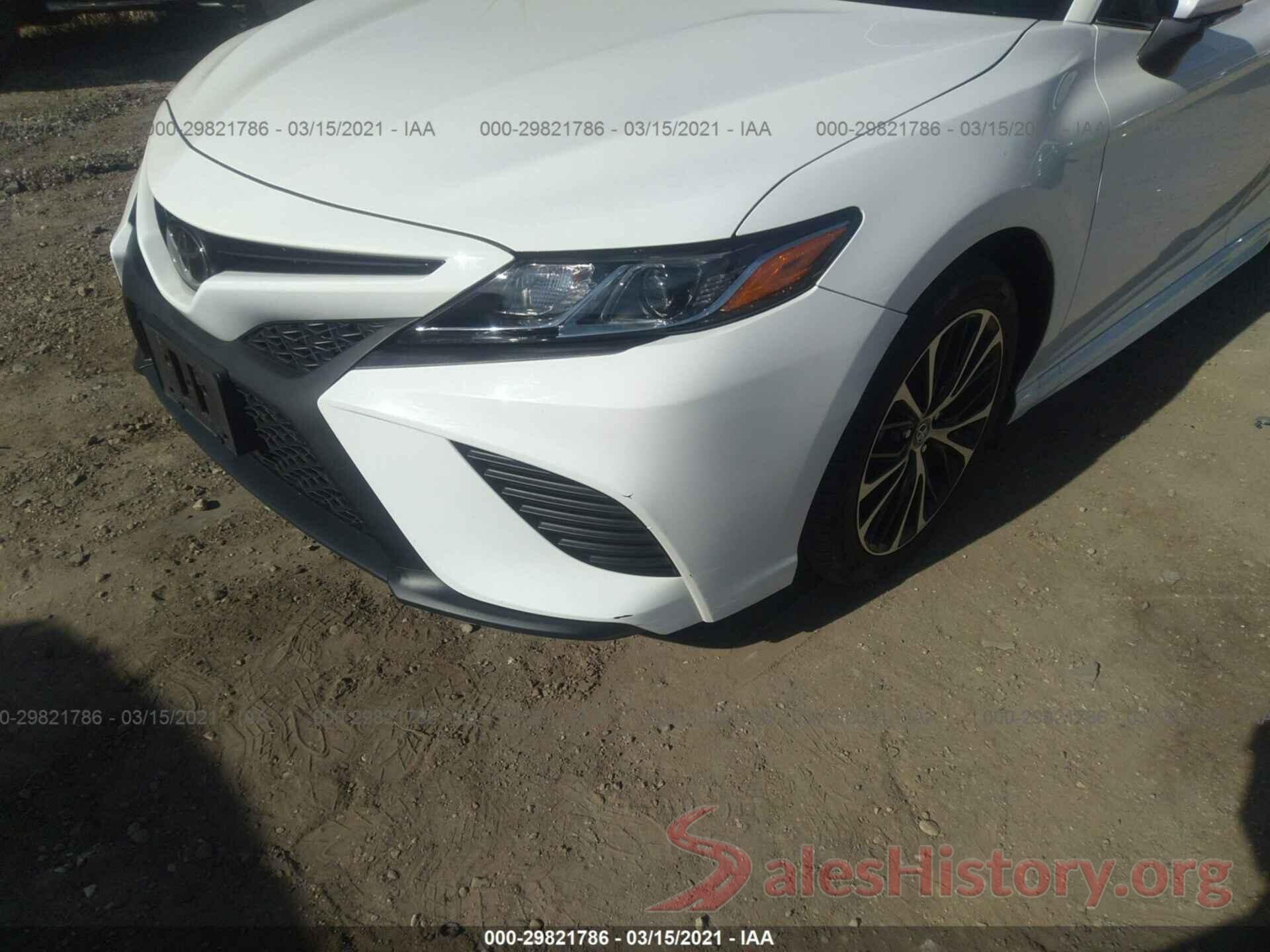 4T1B11HK8JU649374 2018 TOYOTA CAMRY