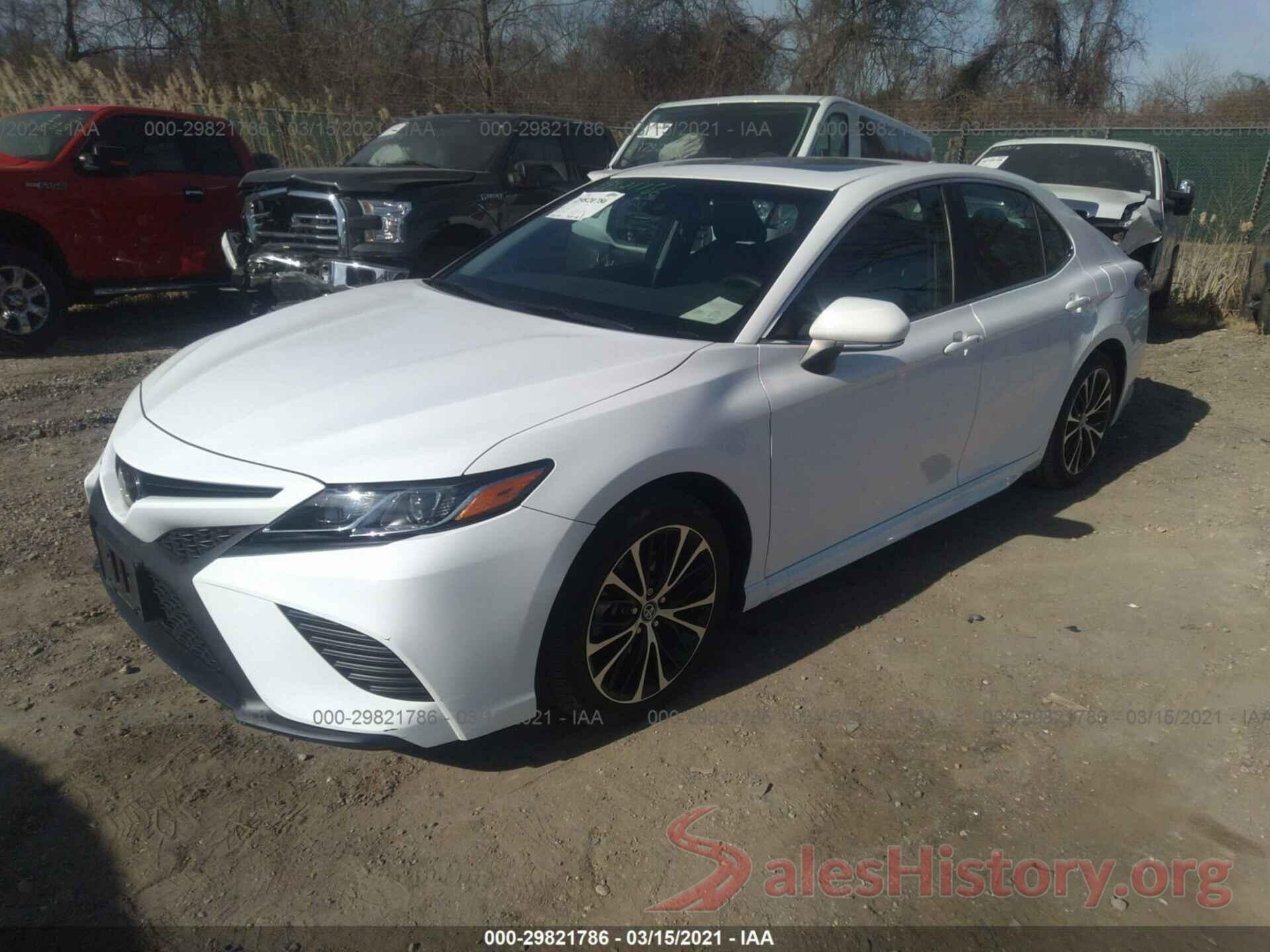 4T1B11HK8JU649374 2018 TOYOTA CAMRY