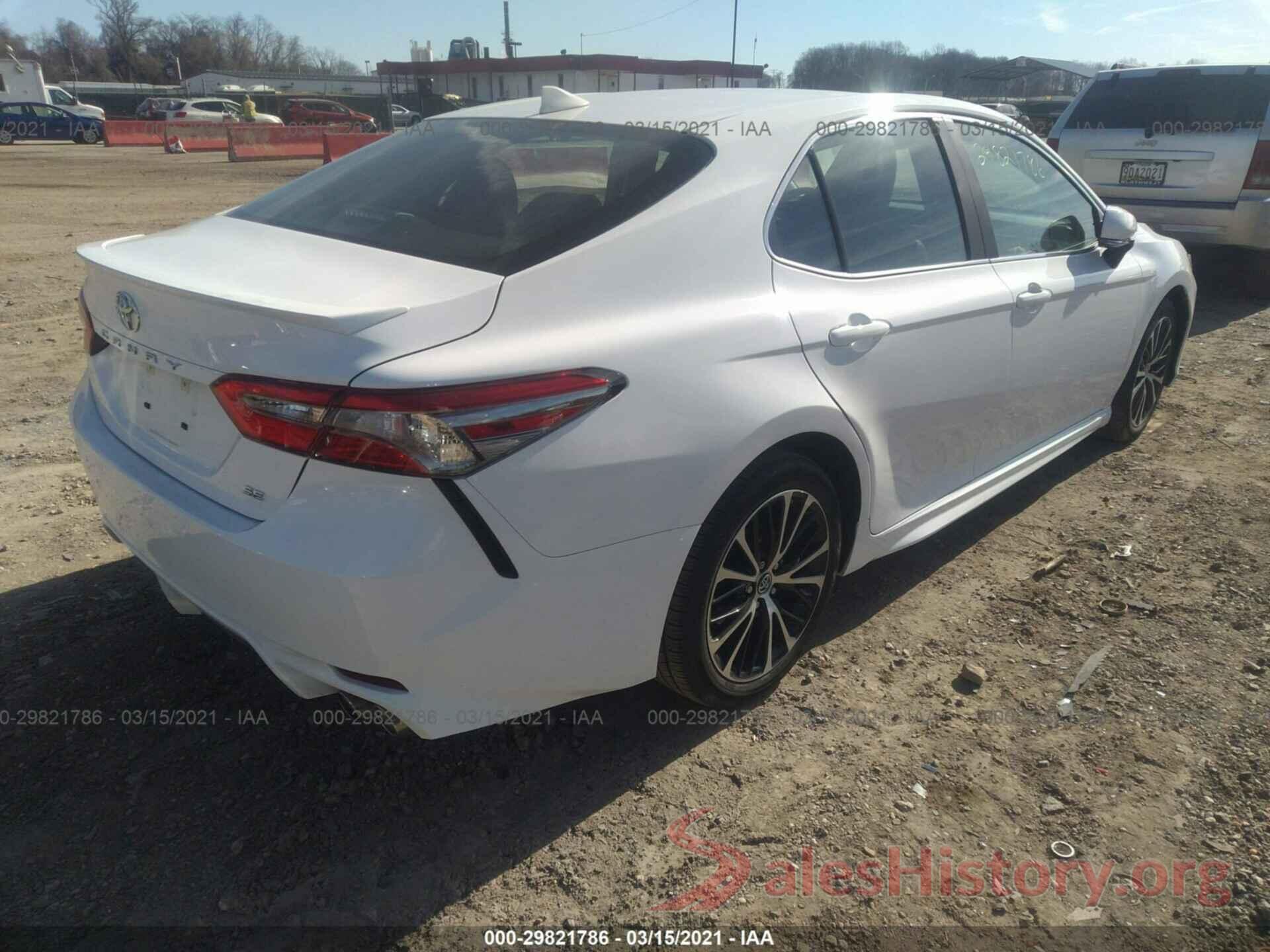 4T1B11HK8JU649374 2018 TOYOTA CAMRY