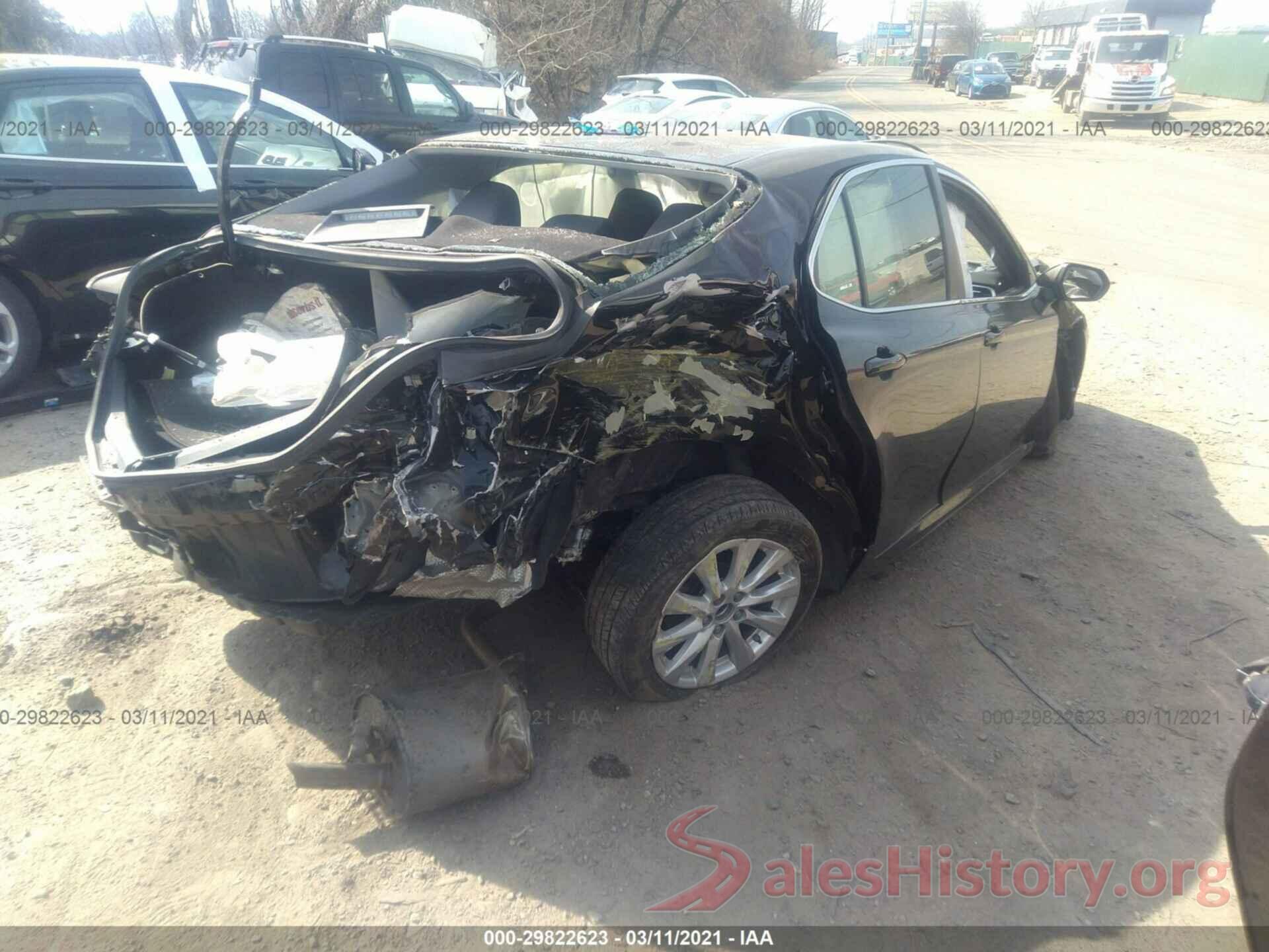 JTNB11HK5J3038885 2018 TOYOTA CAMRY