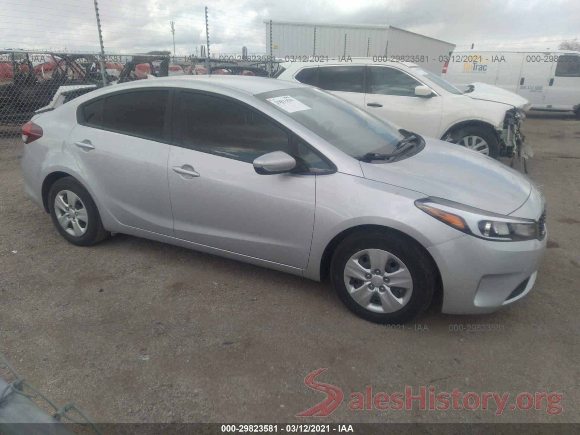 3KPFK4A72JE203035 2018 KIA FORTE