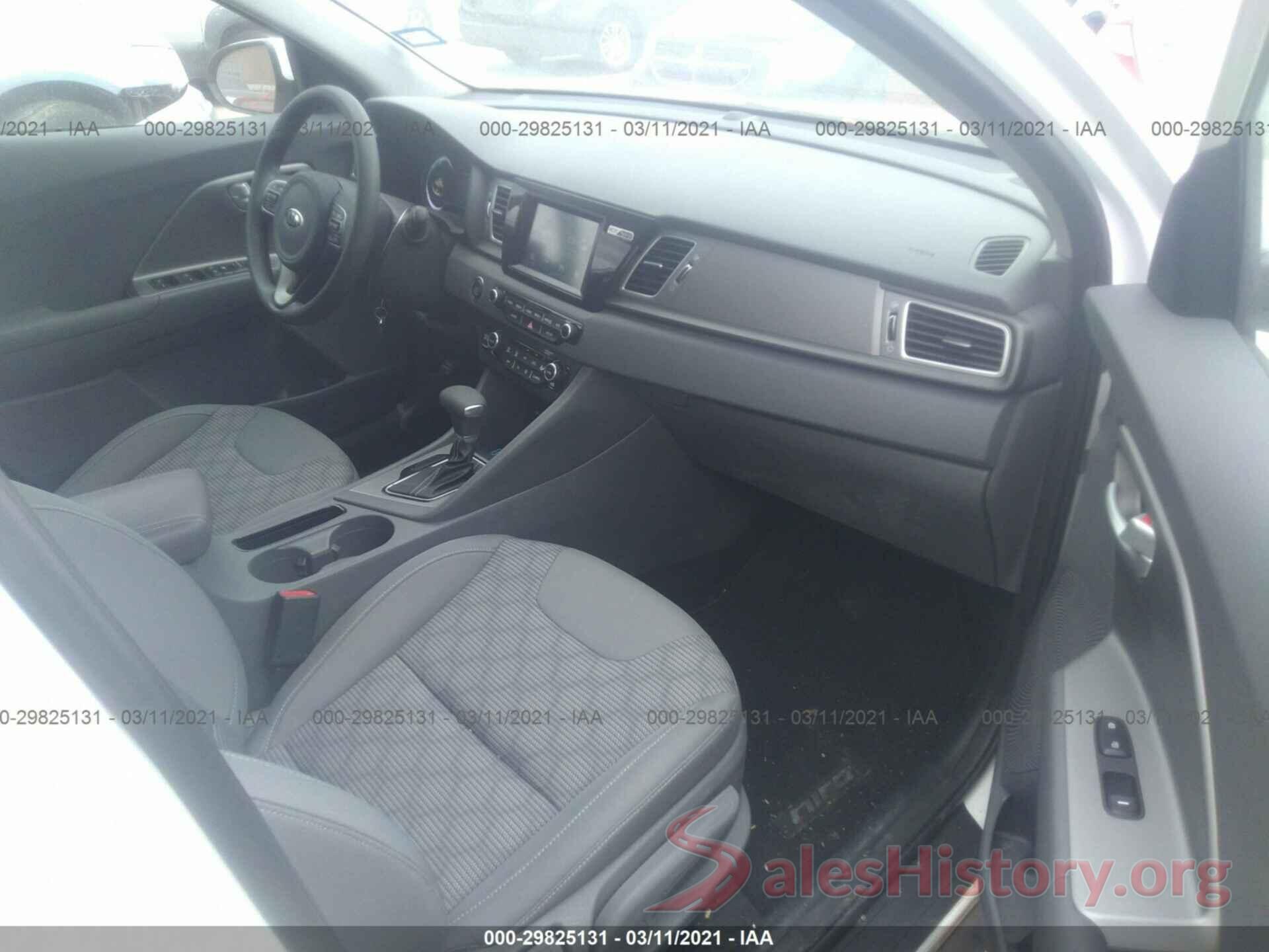 KNDCB3LC3K5340196 2019 KIA NIRO