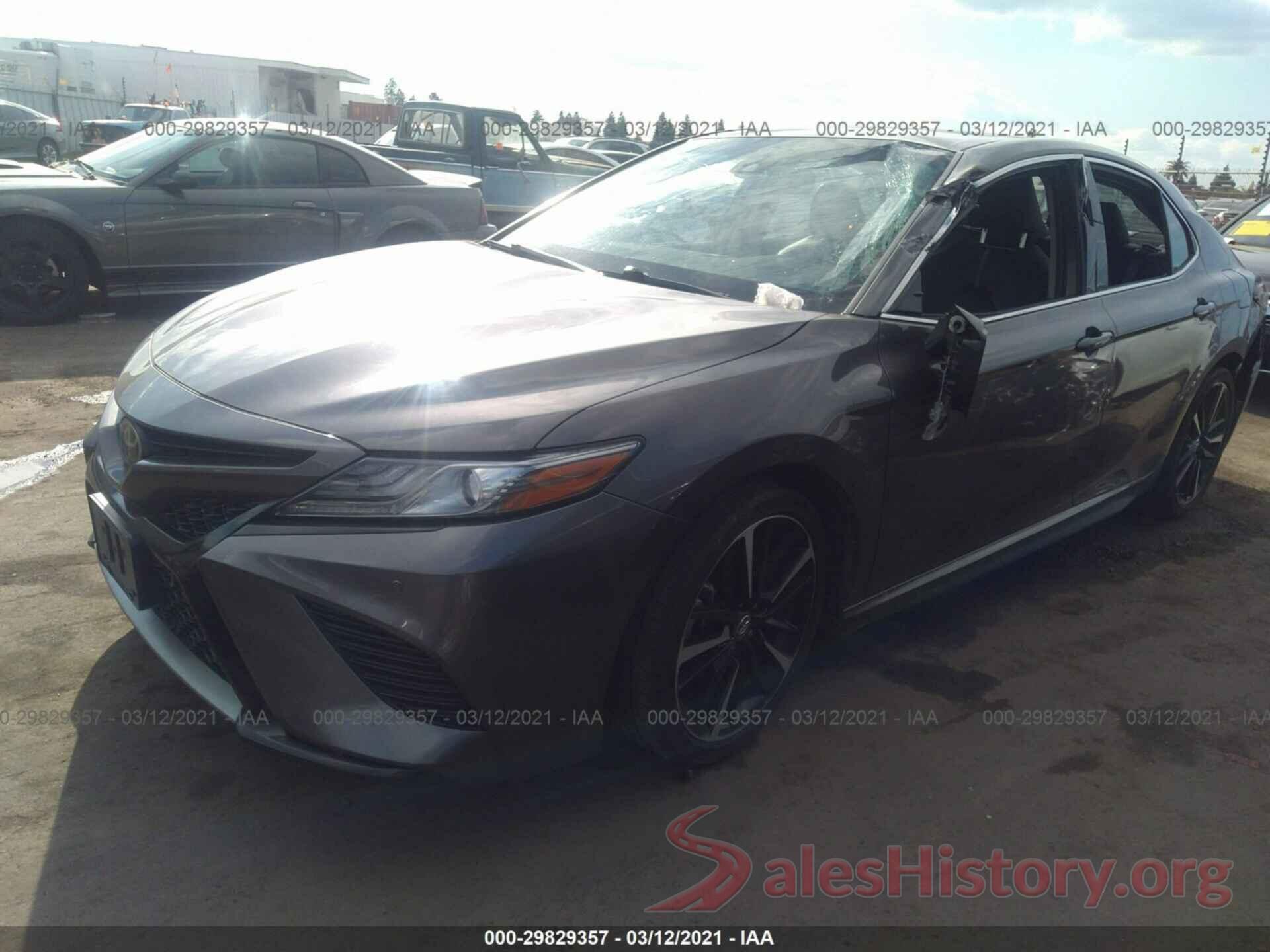 4T1B61HK6JU105568 2018 TOYOTA CAMRY