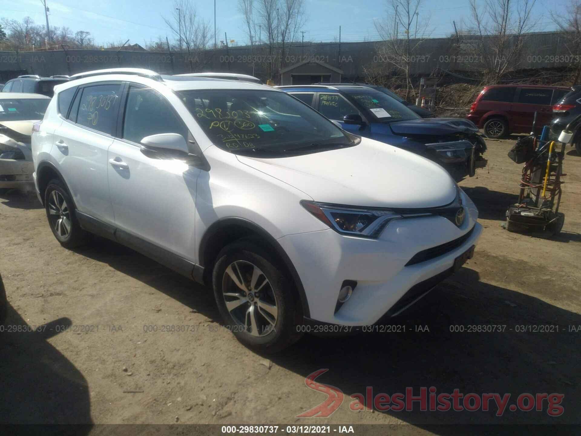 JTMRFREV9HJ716870 2017 TOYOTA RAV4