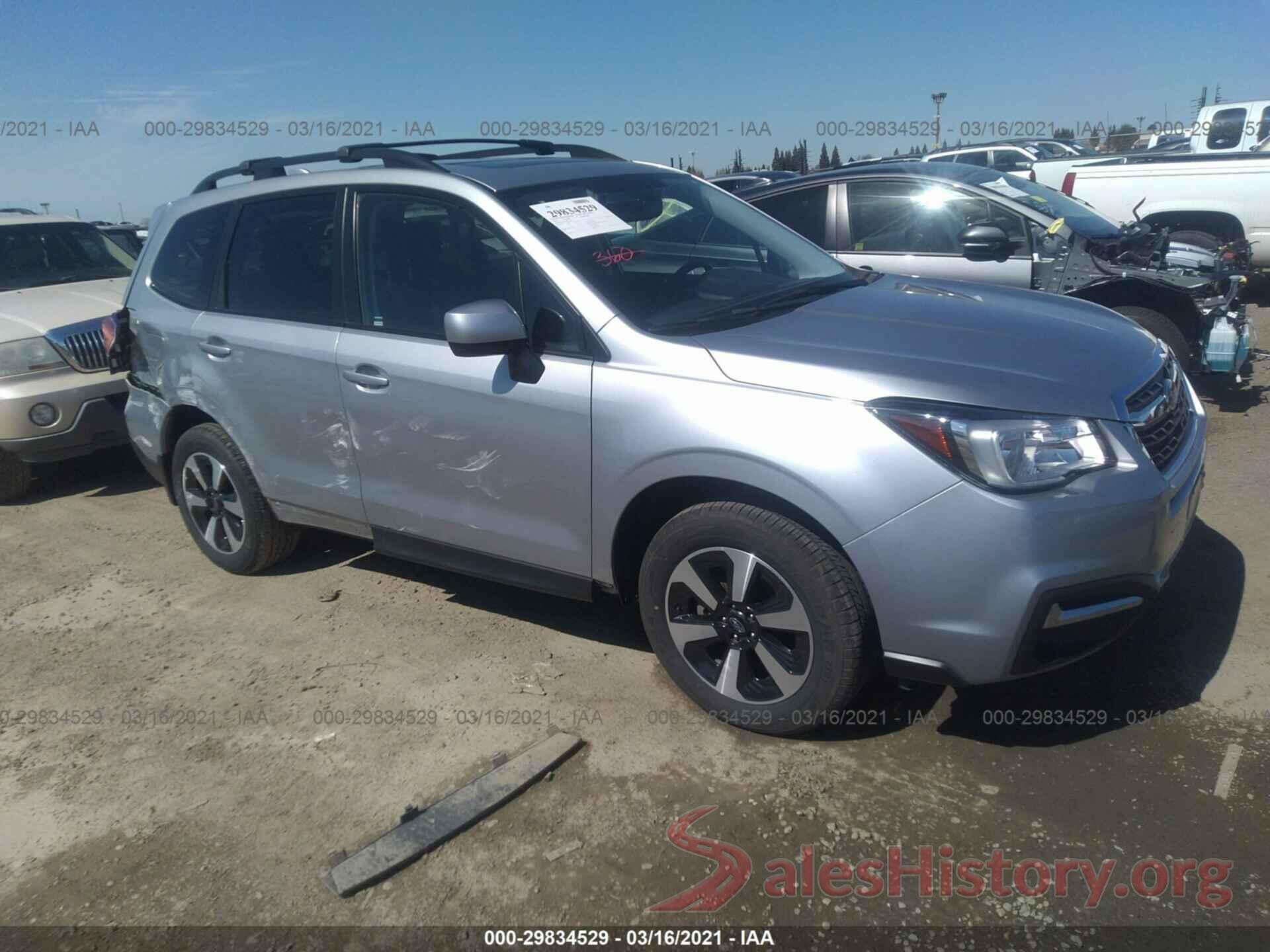 JF2SJAGC9JH610981 2018 SUBARU FORESTER