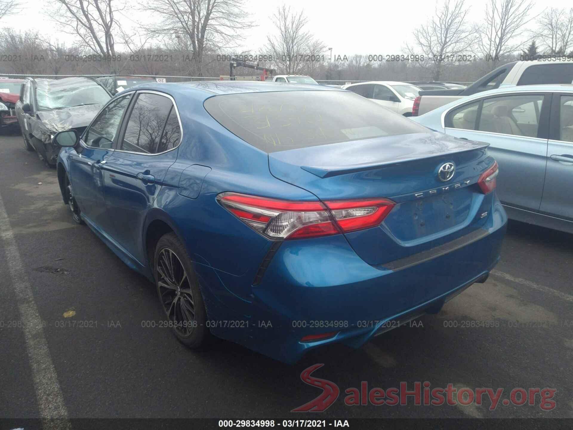 4T1B11HK8JU030015 2018 TOYOTA CAMRY