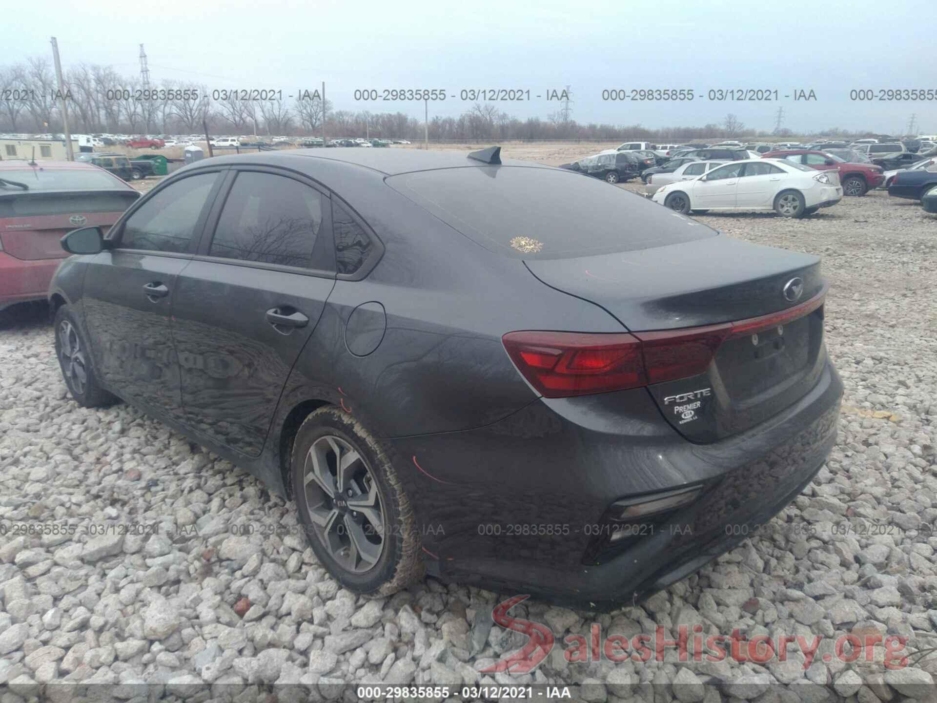 3KPF24AD1KE132627 2019 KIA FORTE