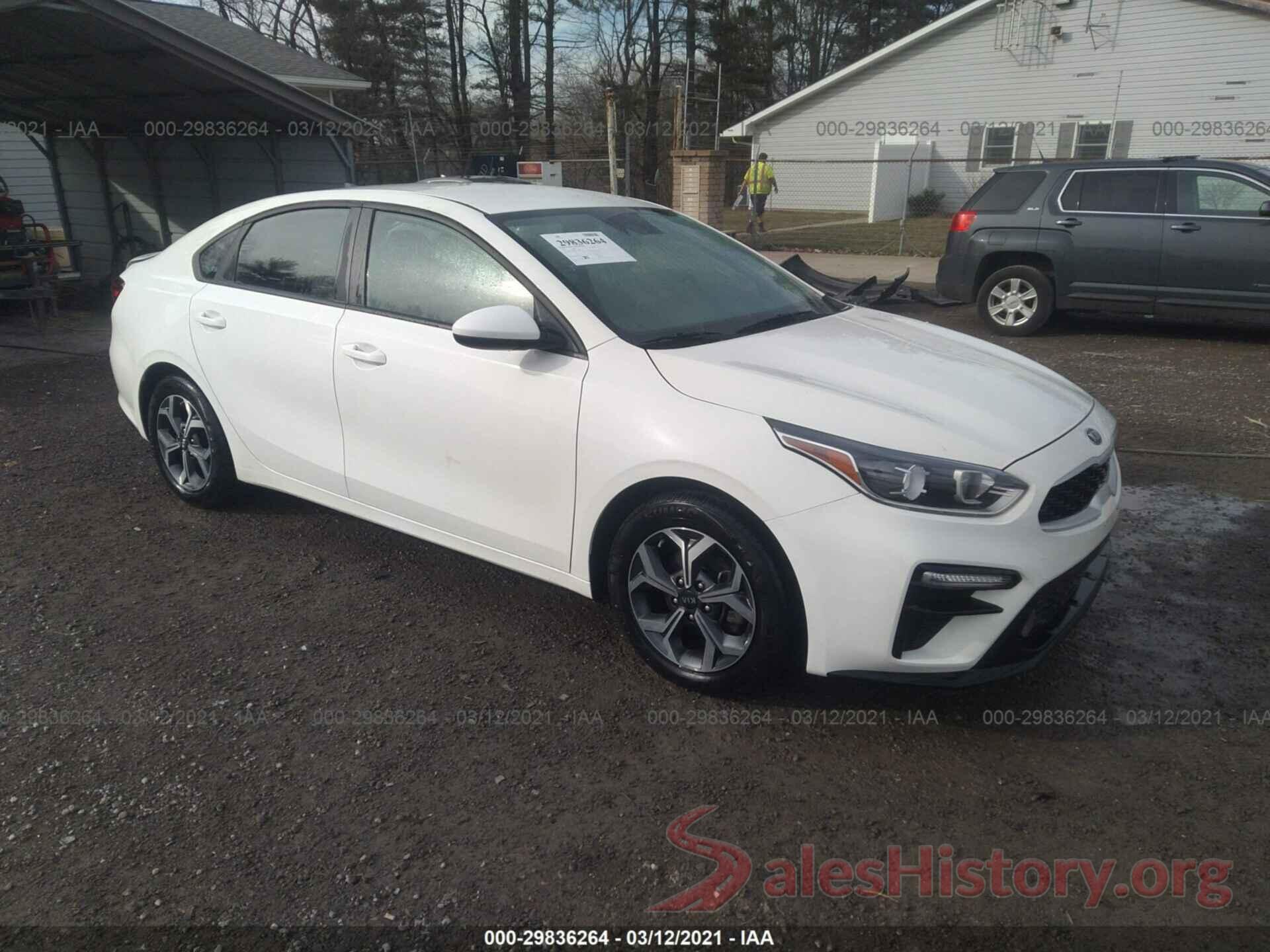 3KPF24AD4KE135568 2019 KIA FORTE