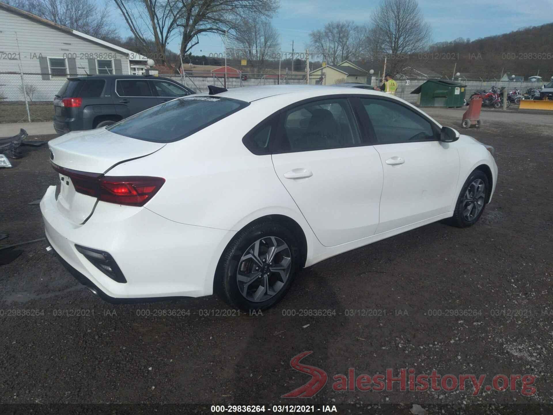 3KPF24AD4KE135568 2019 KIA FORTE