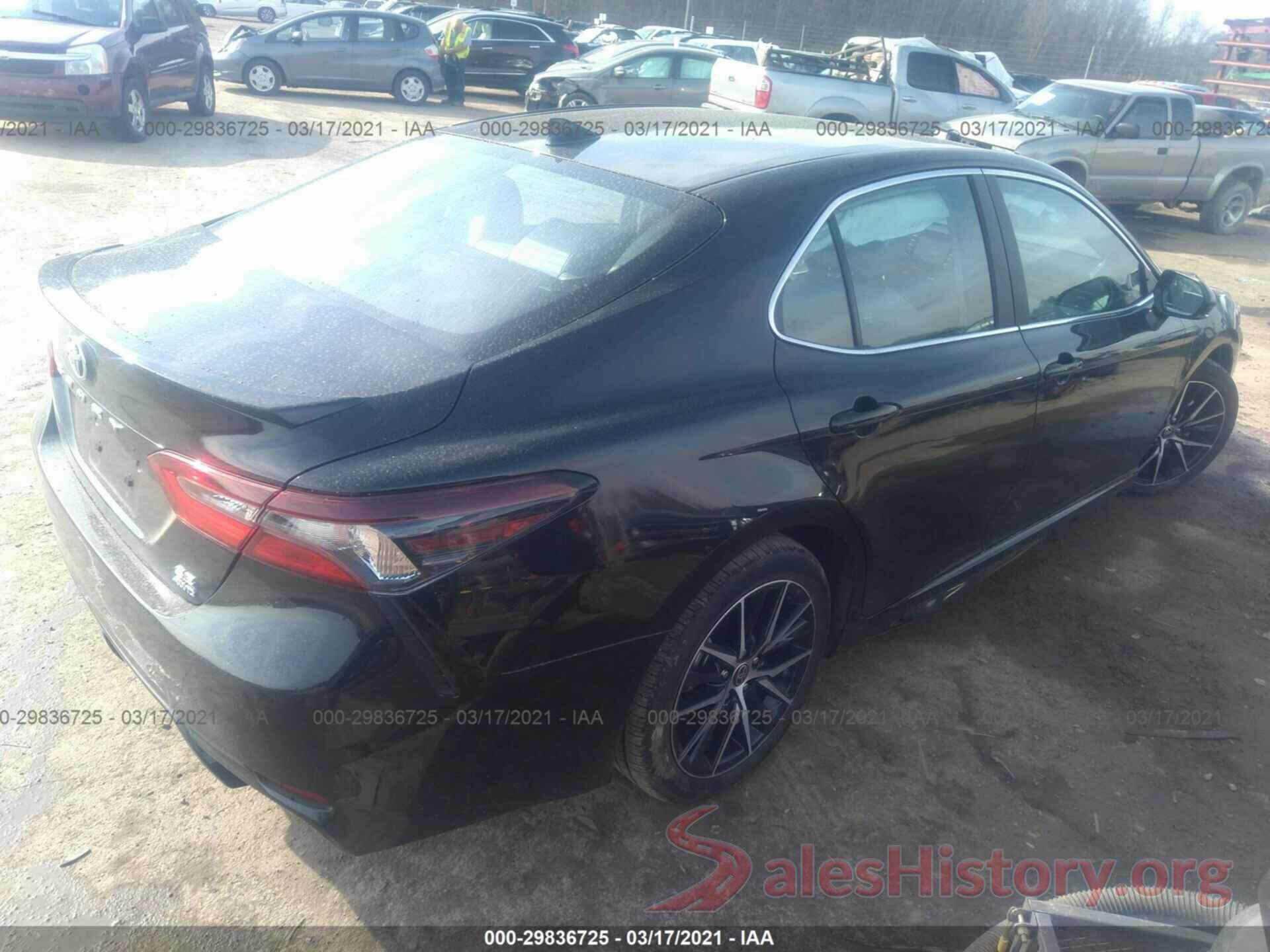 4T1G11BK8MU025982 2021 TOYOTA CAMRY