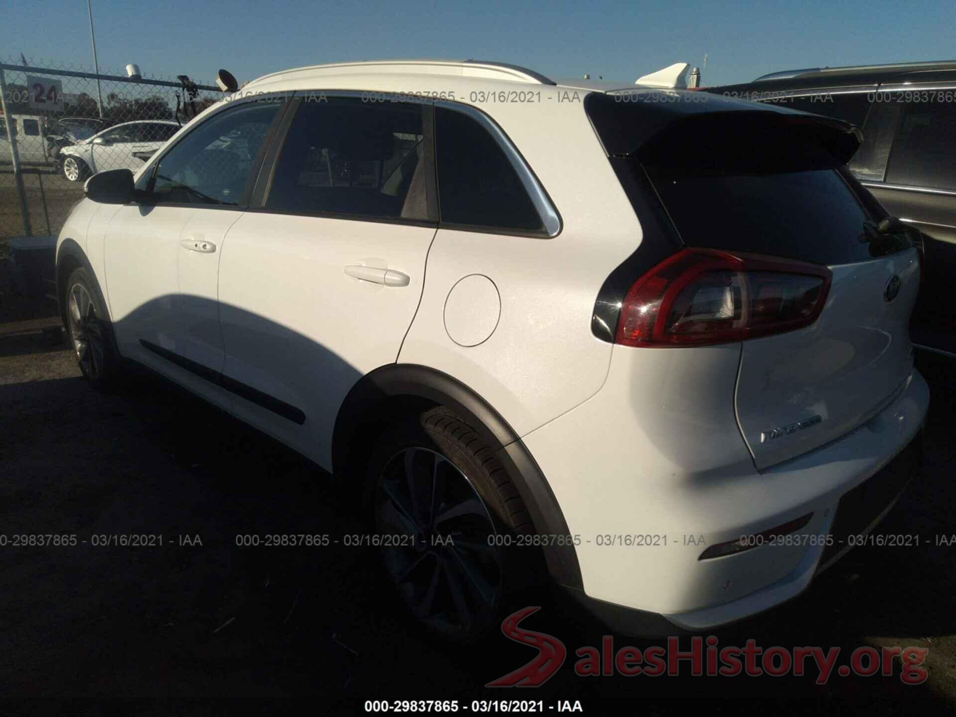 KNDCE3LC9H5047659 2017 KIA NIRO