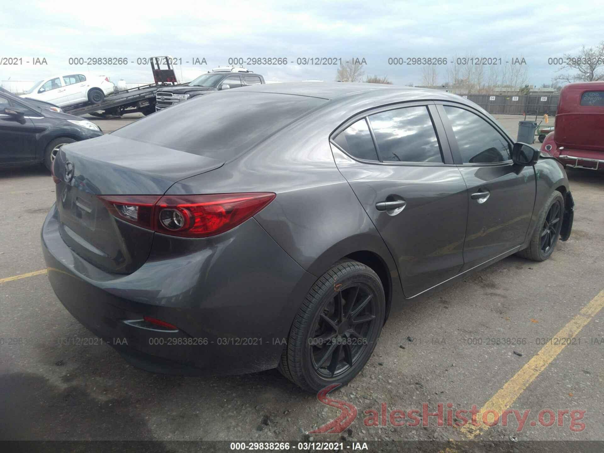 3MZBN1U74JM261148 2018 MAZDA MAZDA3 4-DOOR