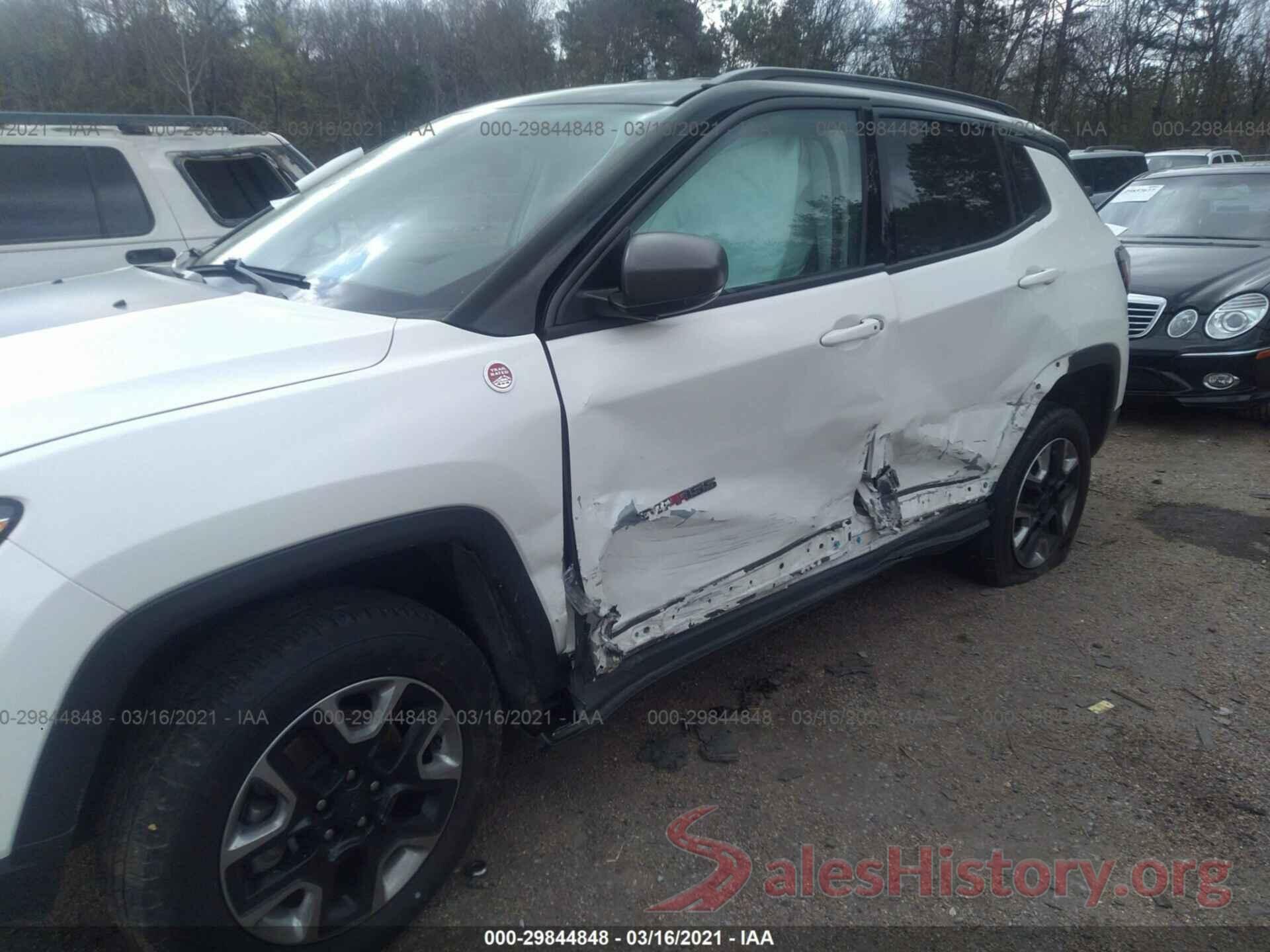 3C4NJDDB9JT136363 2018 JEEP COMPASS