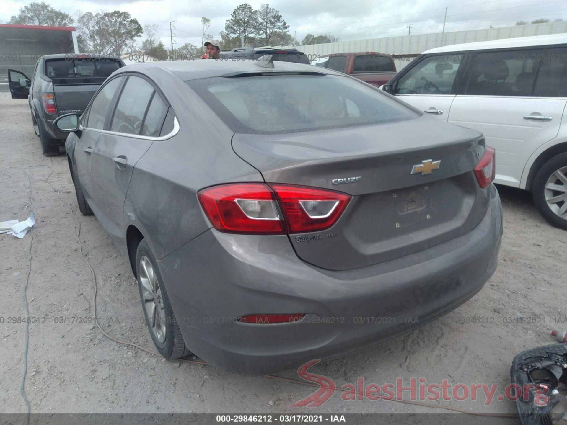 1G1BE5SM0K7101372 2019 CHEVROLET CRUZE