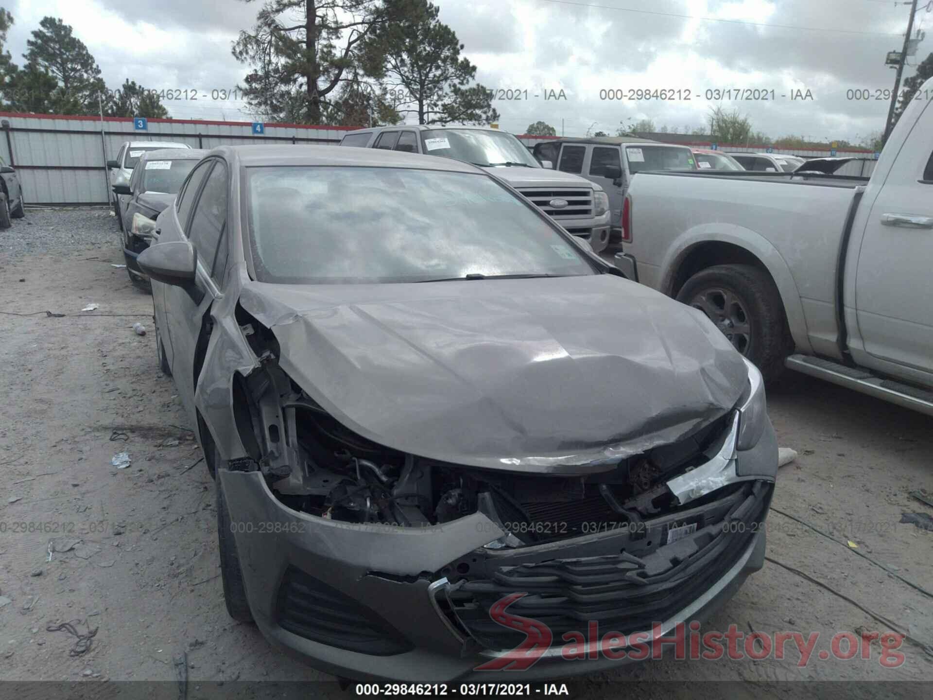 1G1BE5SM0K7101372 2019 CHEVROLET CRUZE