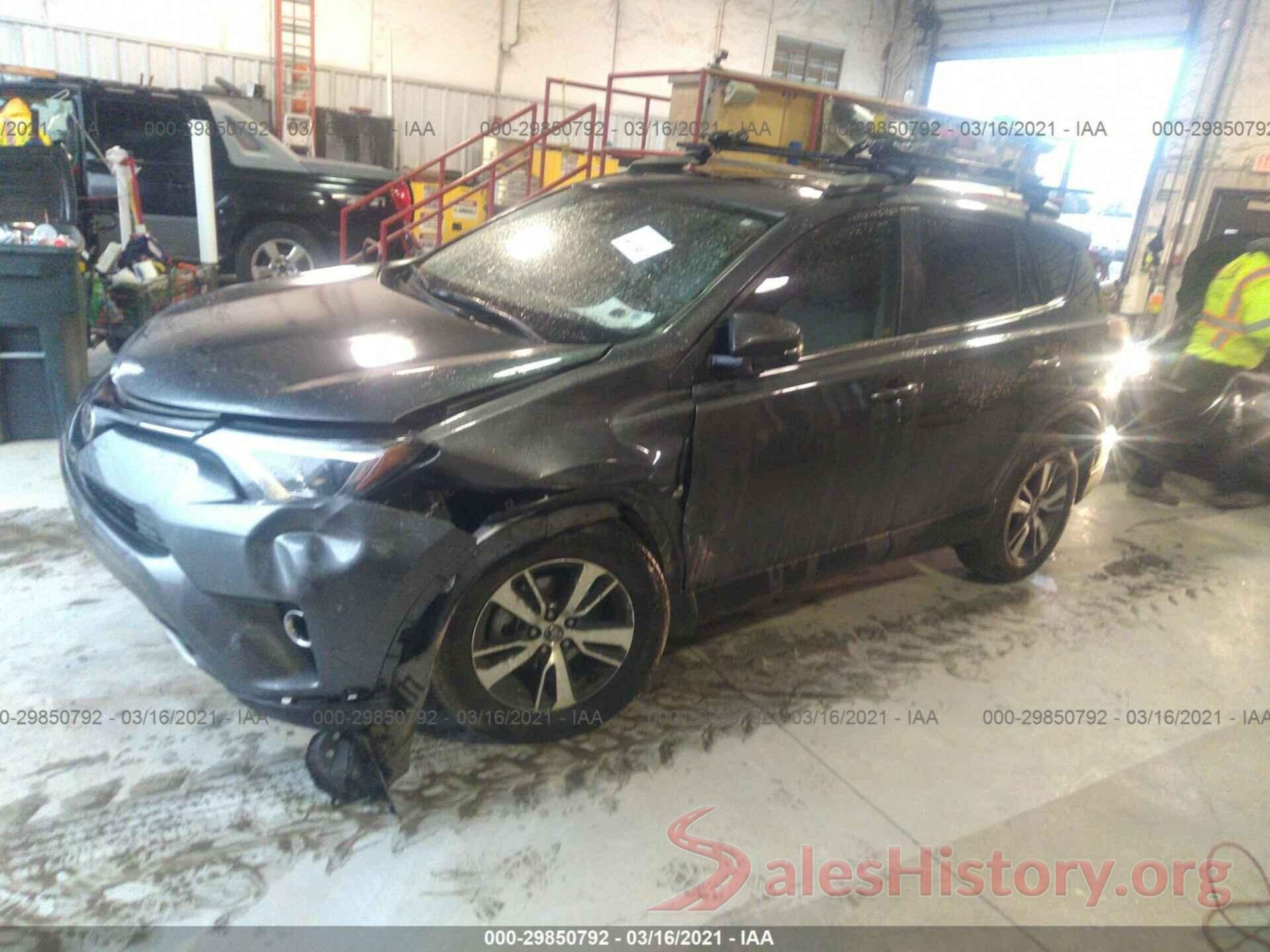 JTMWFREV1JD127755 2018 TOYOTA RAV4