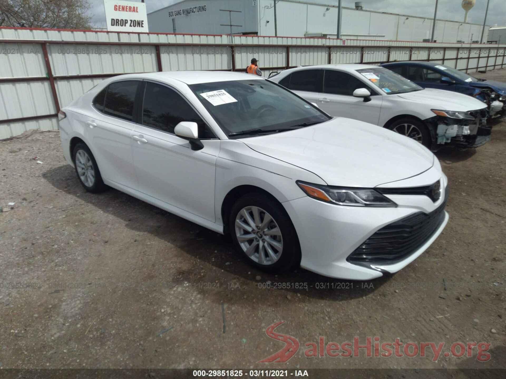 4T1B11HK9JU153872 2018 TOYOTA CAMRY