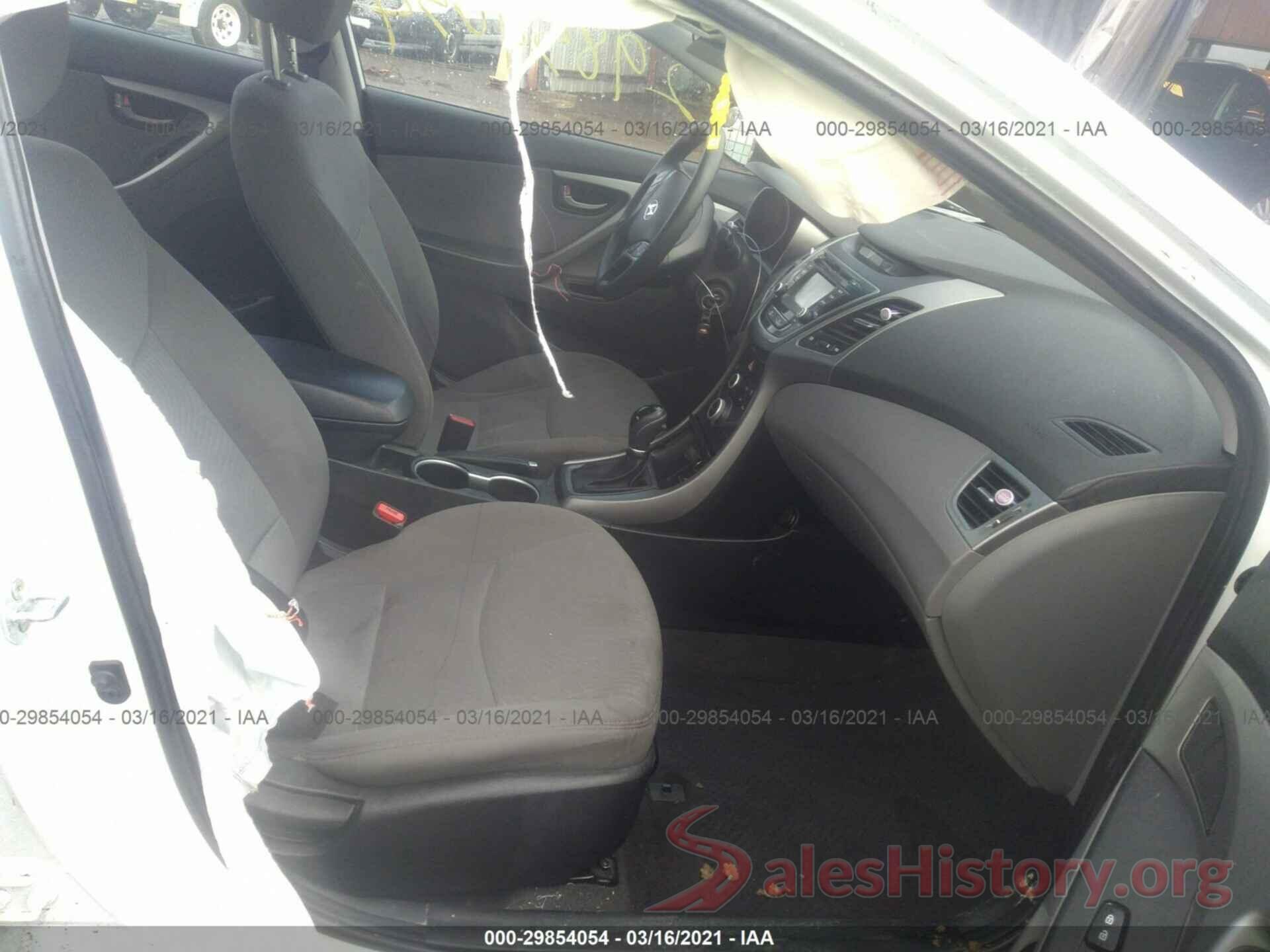 5NPDH4AE1GH770443 2016 HYUNDAI ELANTRA