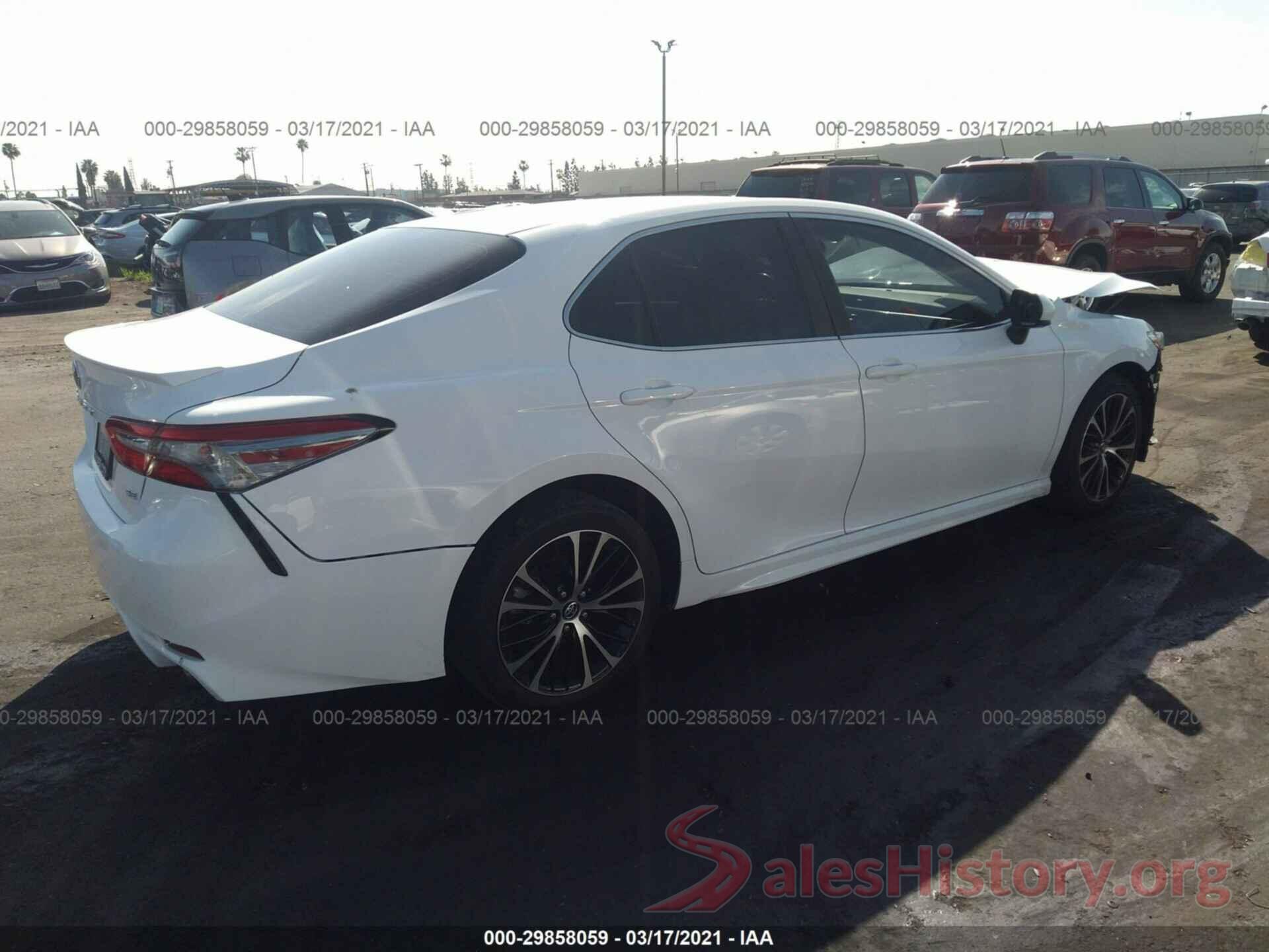 4T1B11HK0JU112479 2018 TOYOTA CAMRY