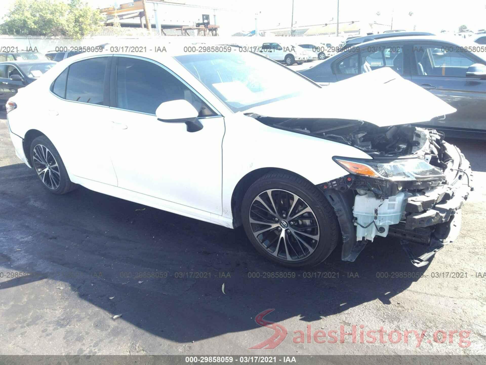 4T1B11HK0JU112479 2018 TOYOTA CAMRY