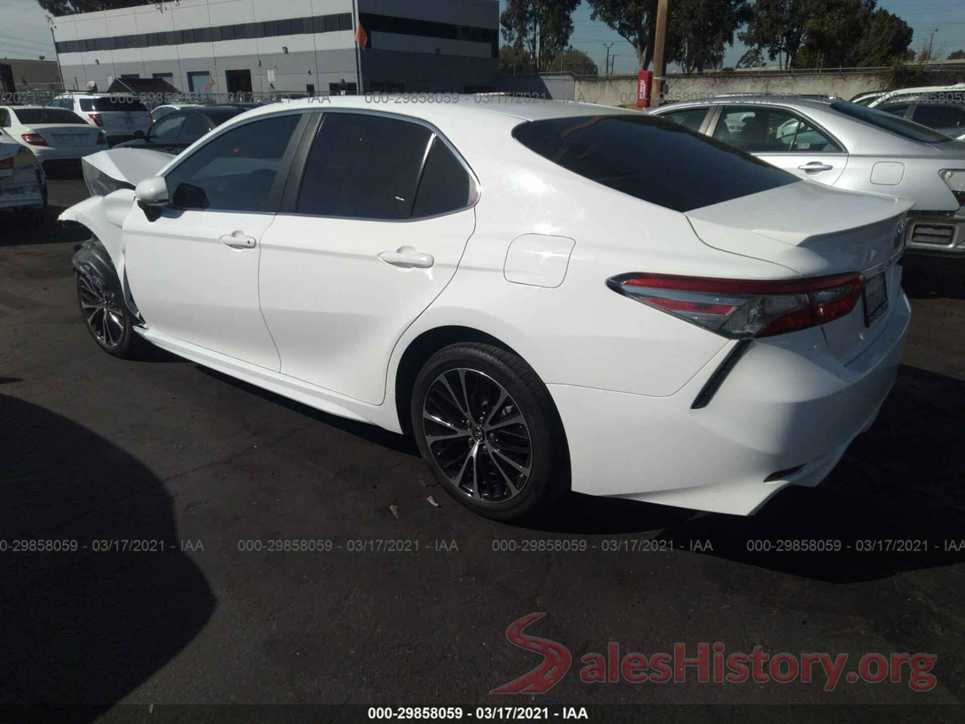 4T1B11HK0JU112479 2018 TOYOTA CAMRY