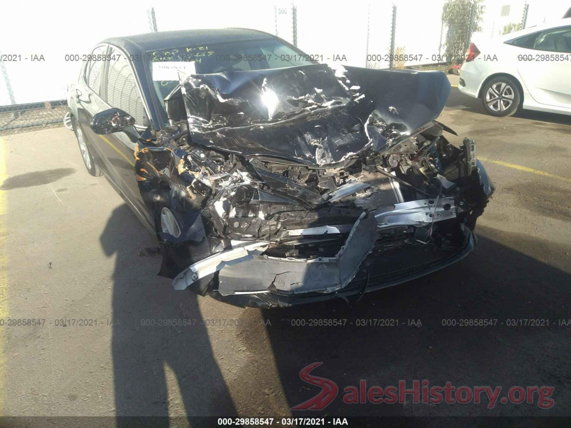 4T1B11HK7JU571444 2018 TOYOTA CAMRY