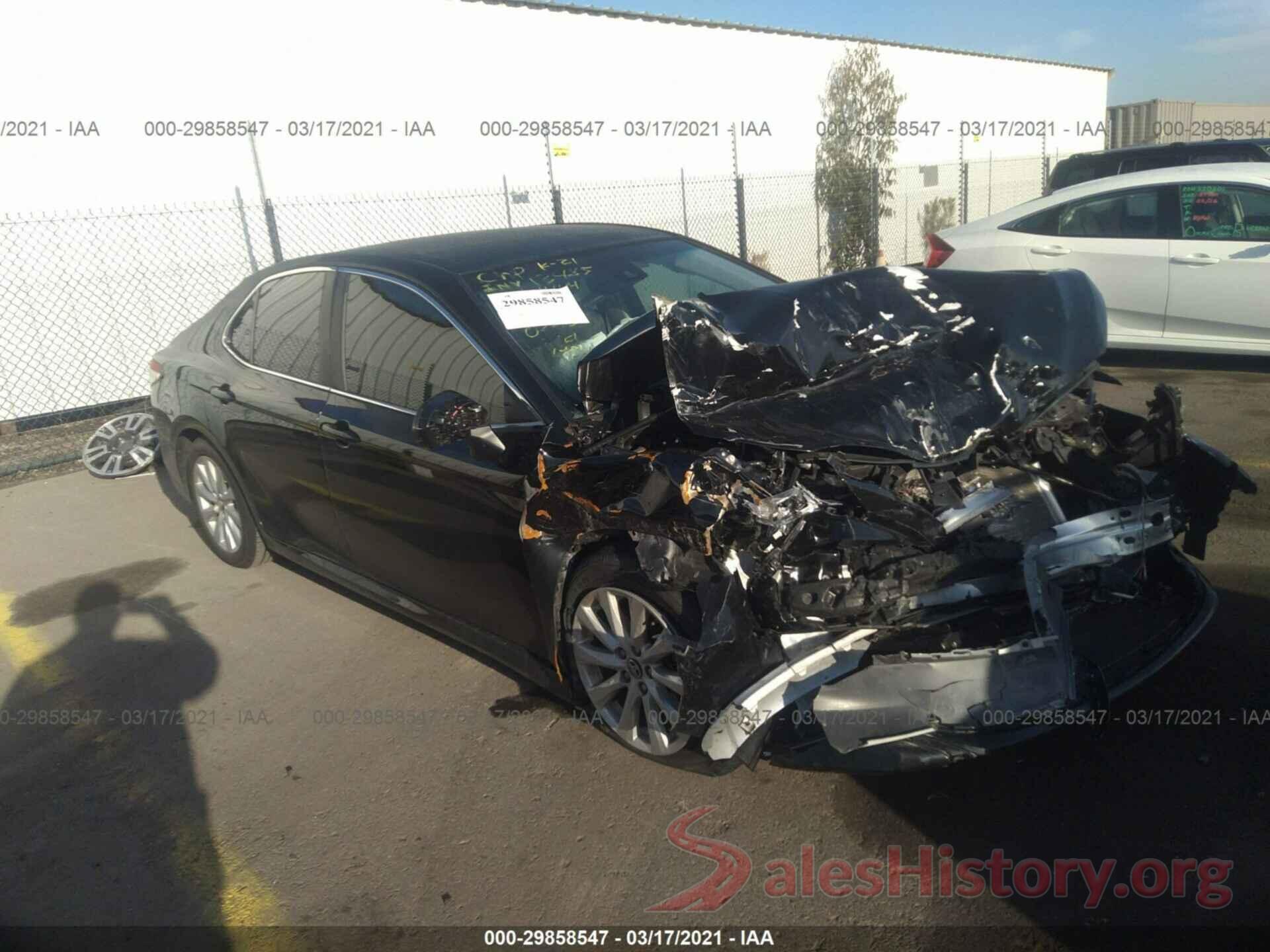 4T1B11HK7JU571444 2018 TOYOTA CAMRY