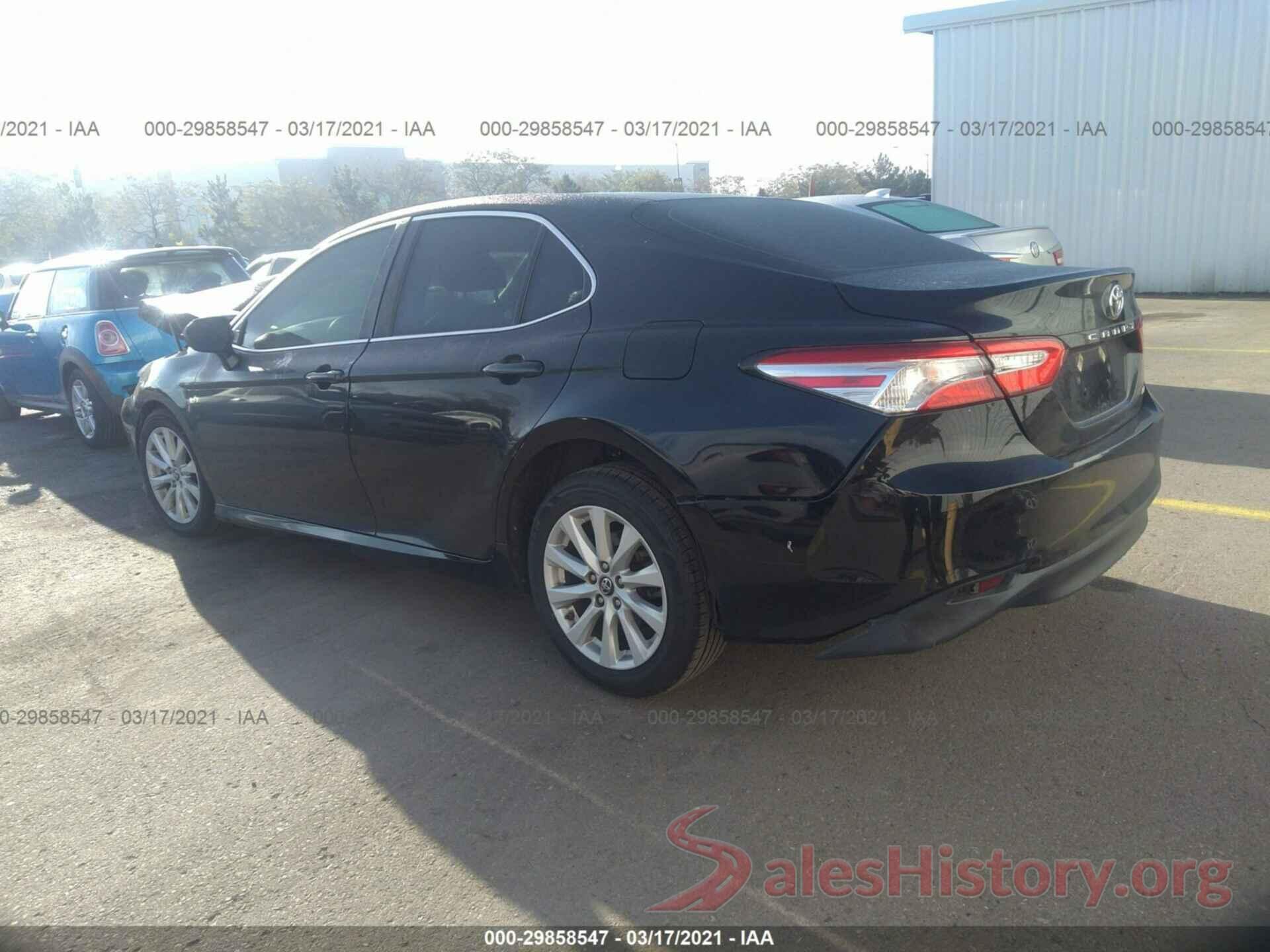 4T1B11HK7JU571444 2018 TOYOTA CAMRY