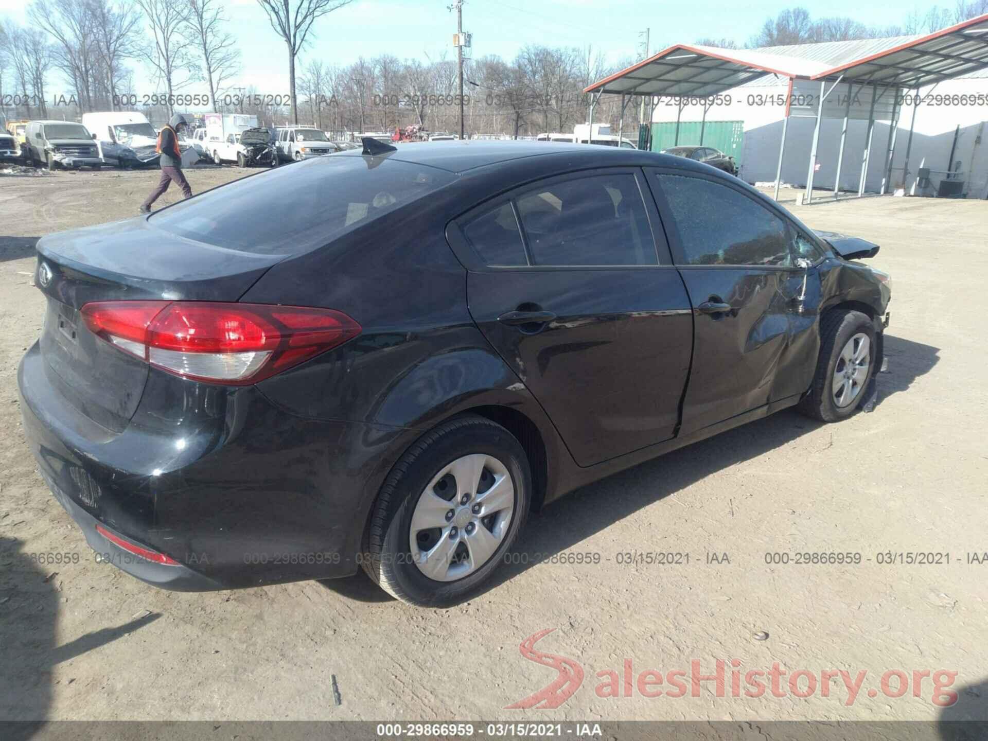 3KPFK4A77HE105225 2017 KIA FORTE