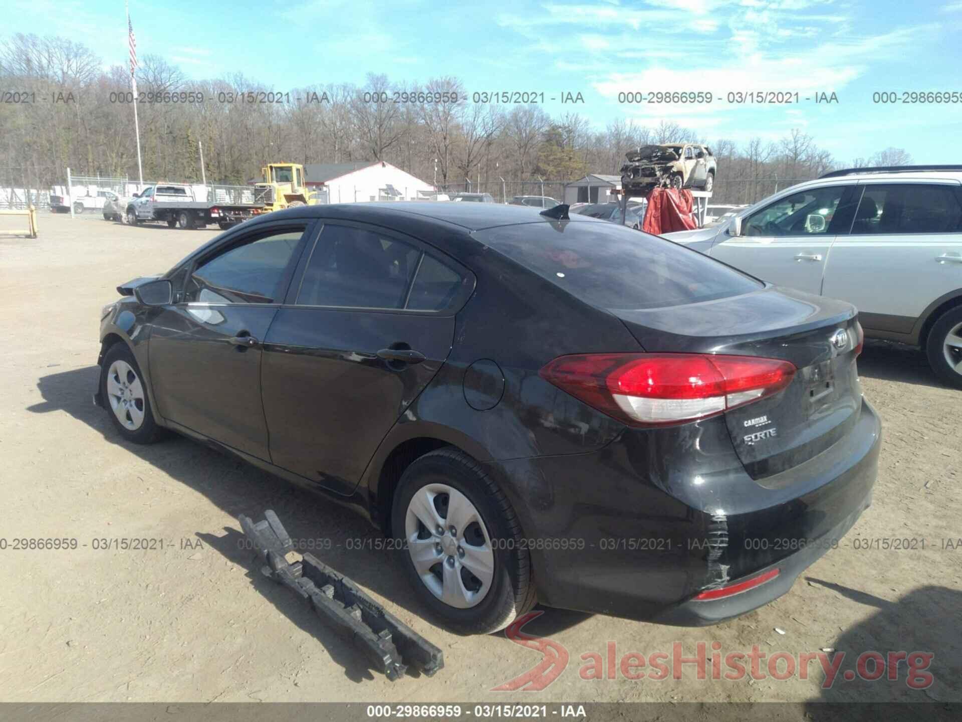 3KPFK4A77HE105225 2017 KIA FORTE