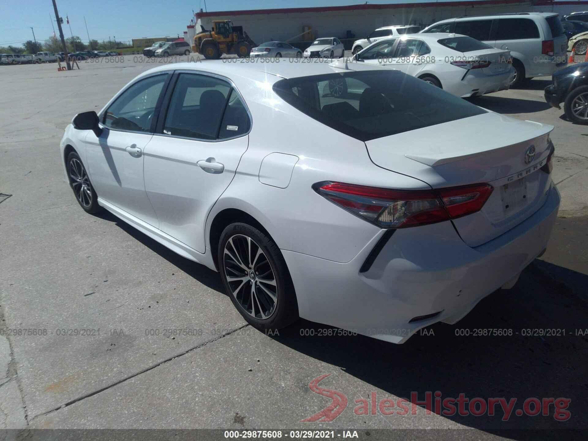 4T1B11HK8KU761318 2019 TOYOTA CAMRY