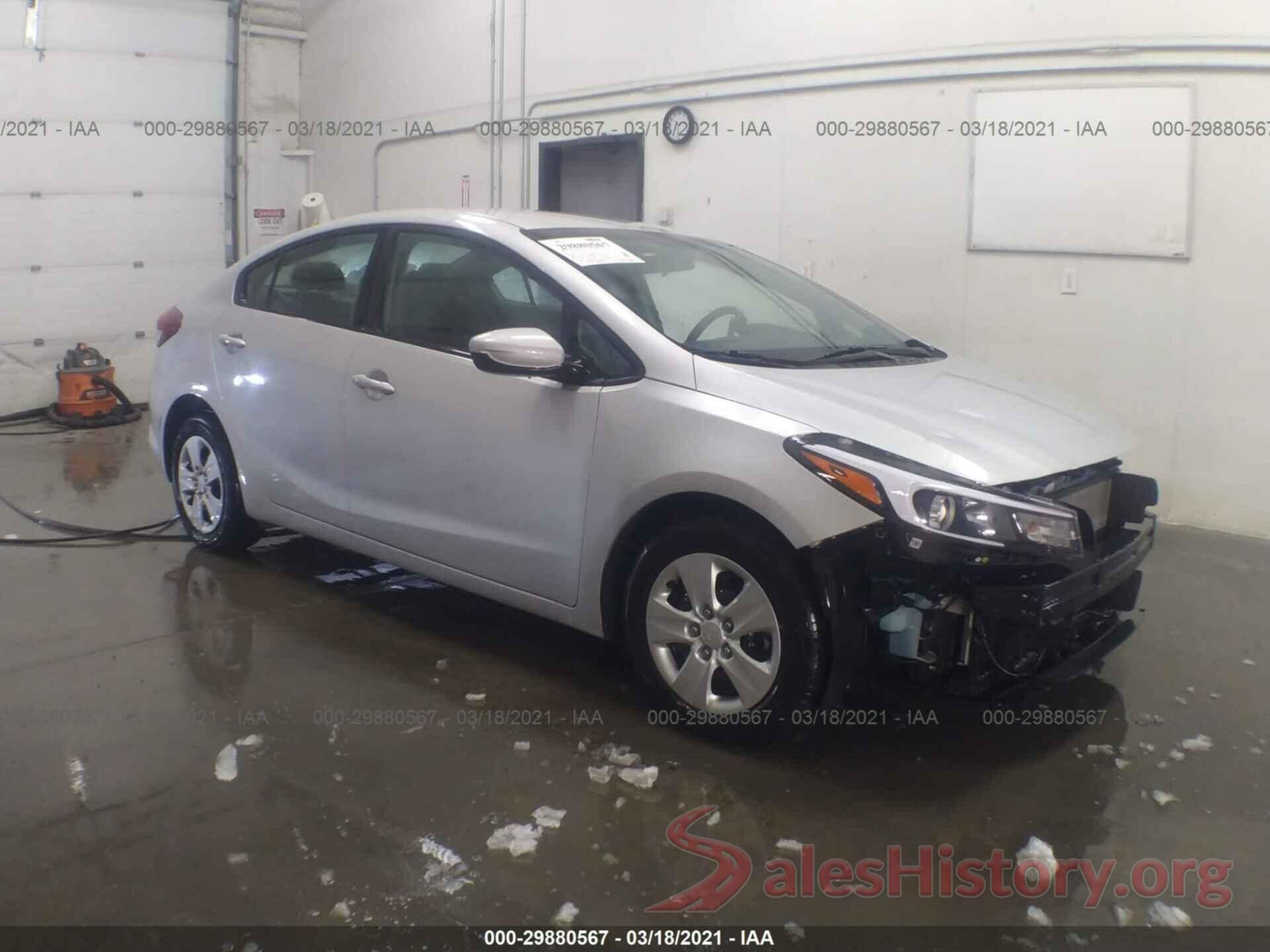 3KPFK4A75JE282510 2018 KIA FORTE