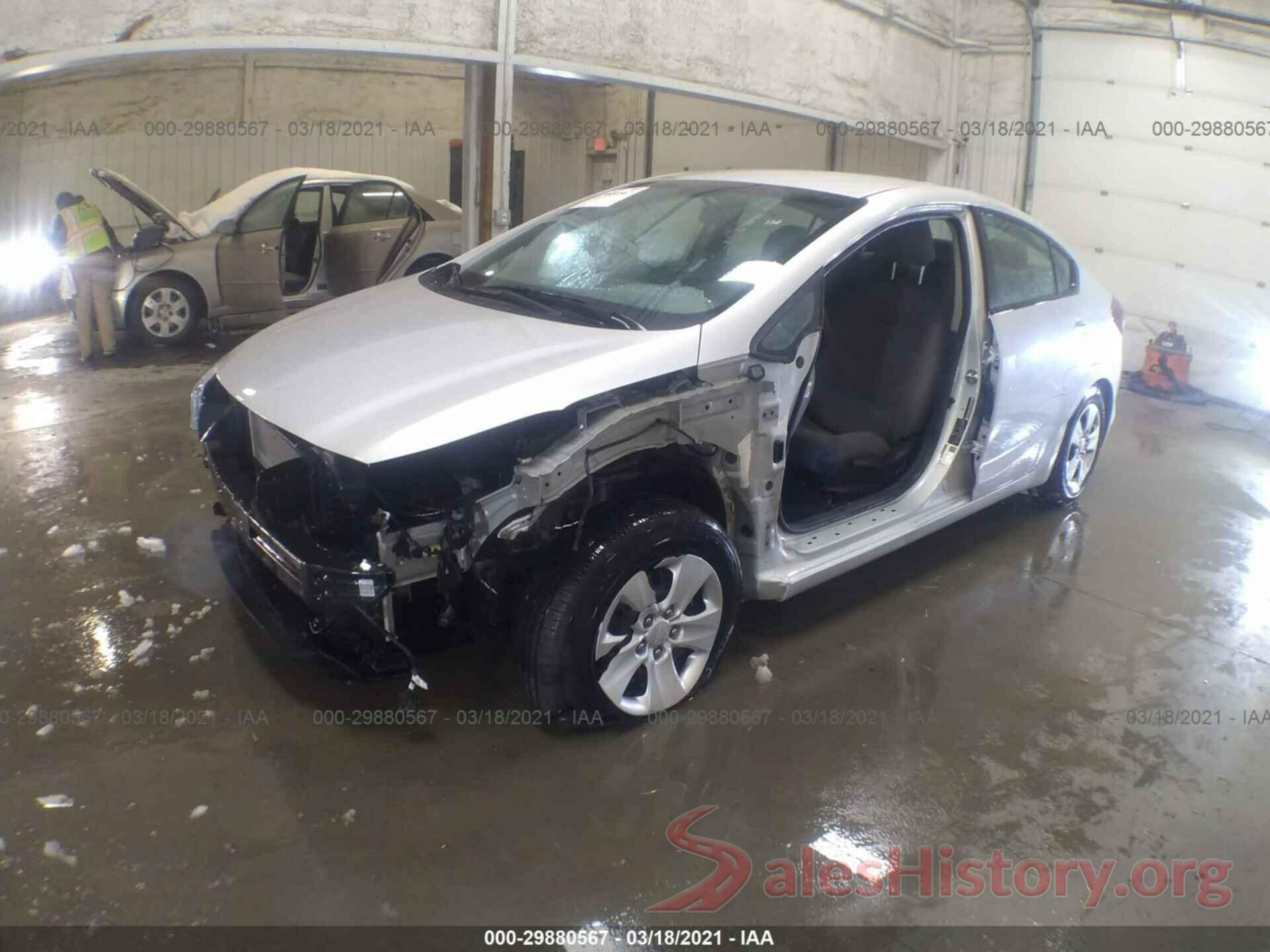 3KPFK4A75JE282510 2018 KIA FORTE