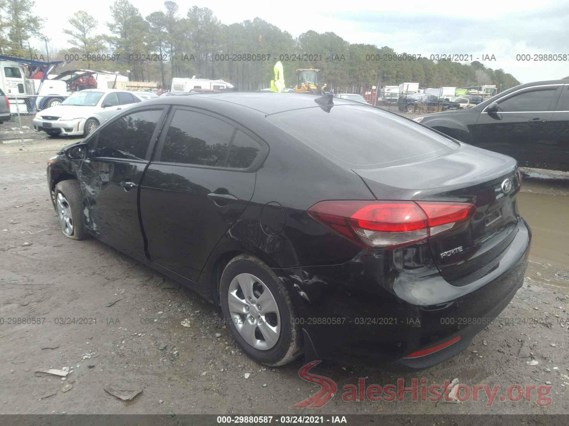 3KPFK4A72HE115886 2017 KIA FORTE