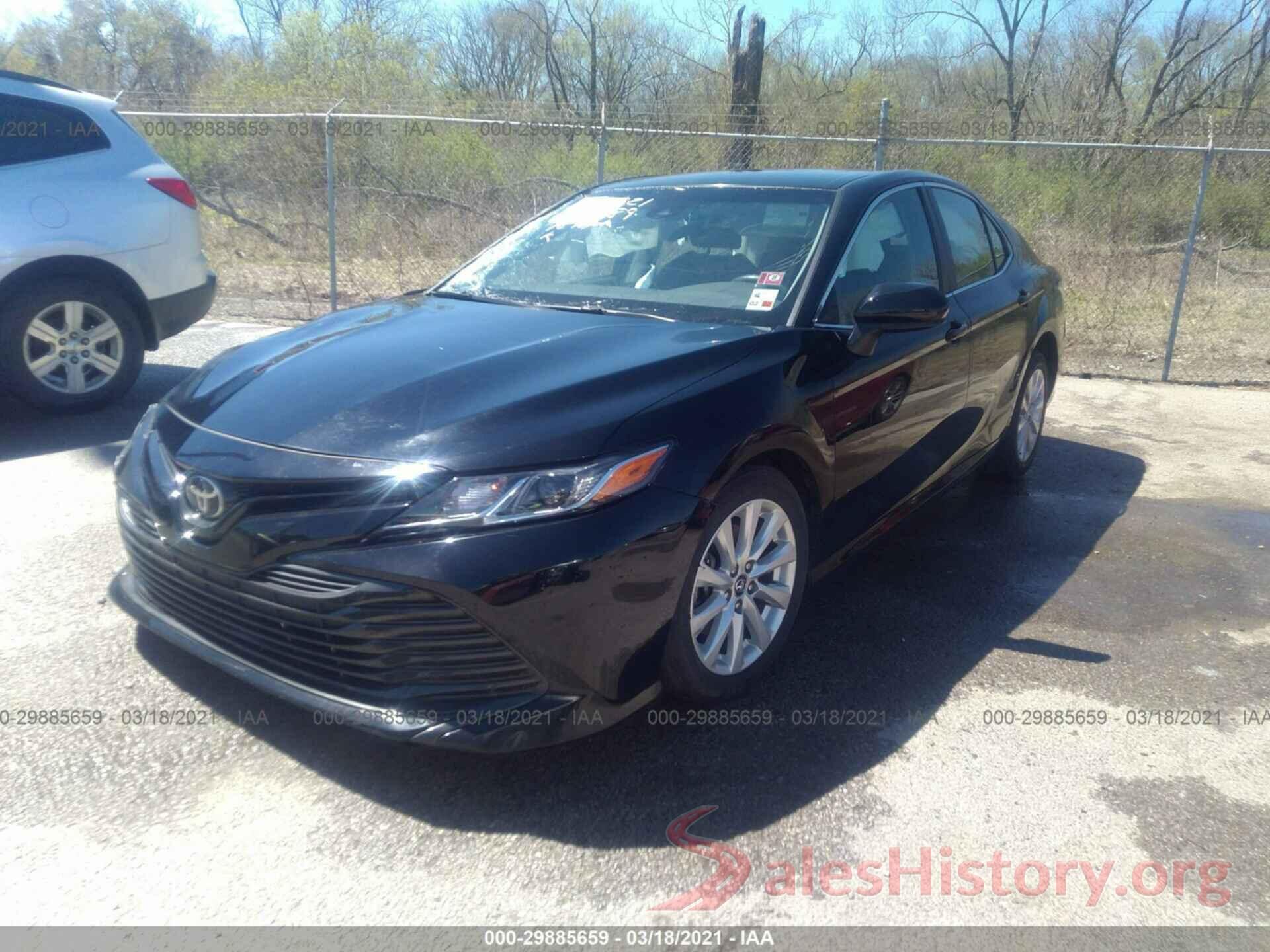 4T1B11HK3JU615889 2018 TOYOTA CAMRY