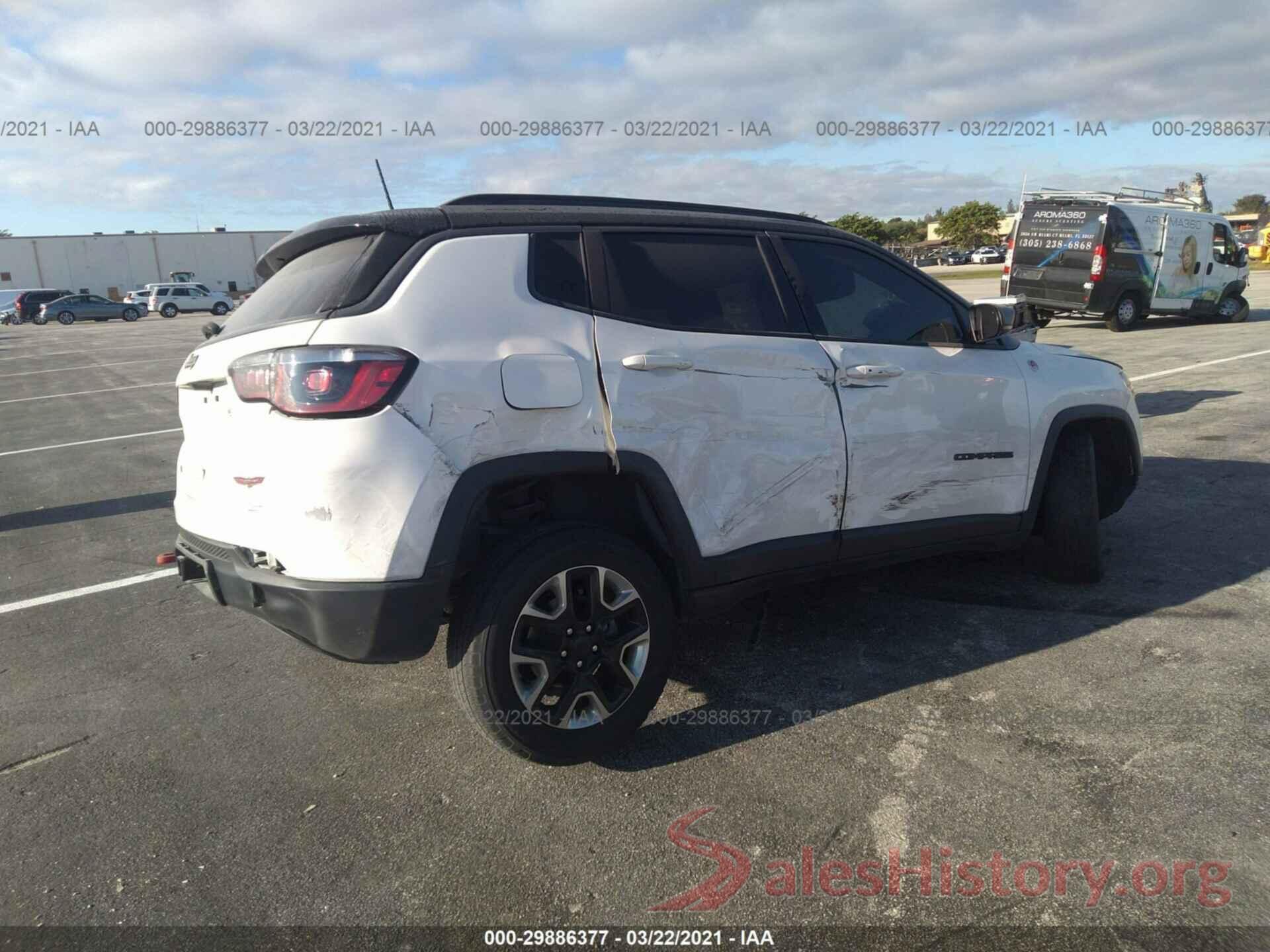 3C4NJDDB2JT185274 2018 JEEP COMPASS