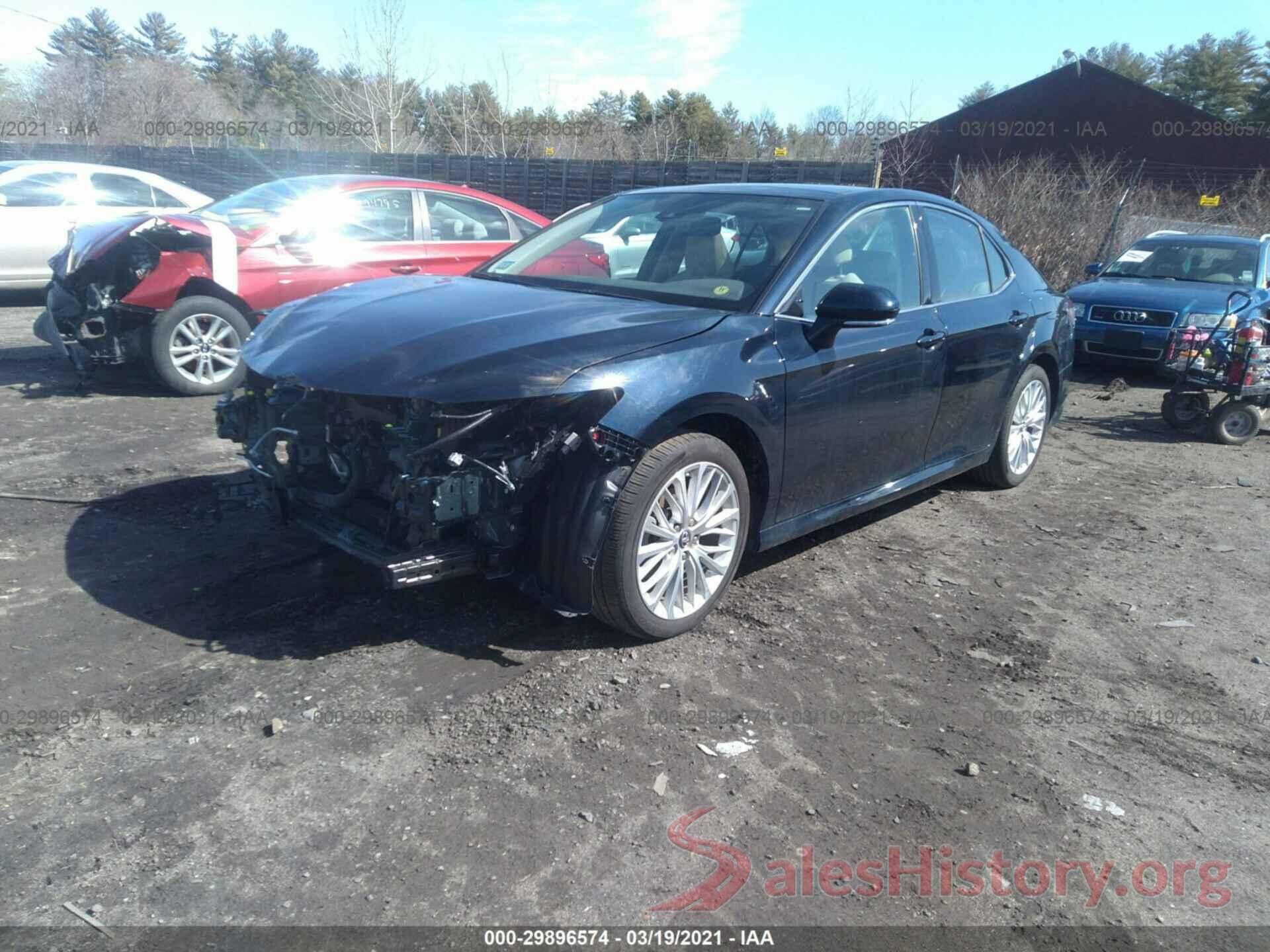 4T1B11HKXKU741443 2019 TOYOTA CAMRY