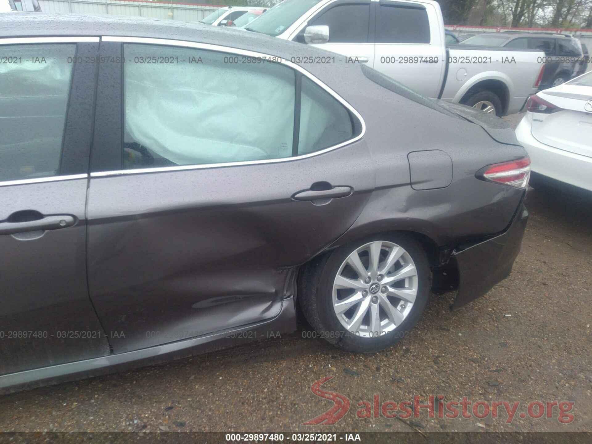 4T1B11HK6JU065555 2018 TOYOTA CAMRY