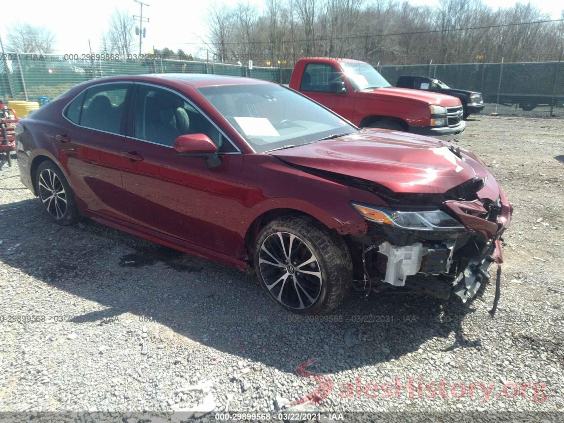 4T1B11HK8JU647754 2018 TOYOTA CAMRY