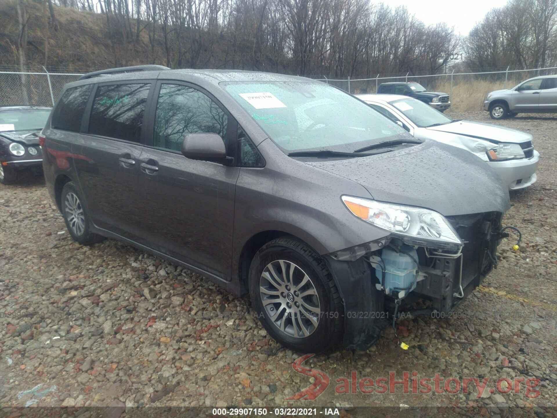 5TDYZ3DC1JS949733 2018 TOYOTA SIENNA